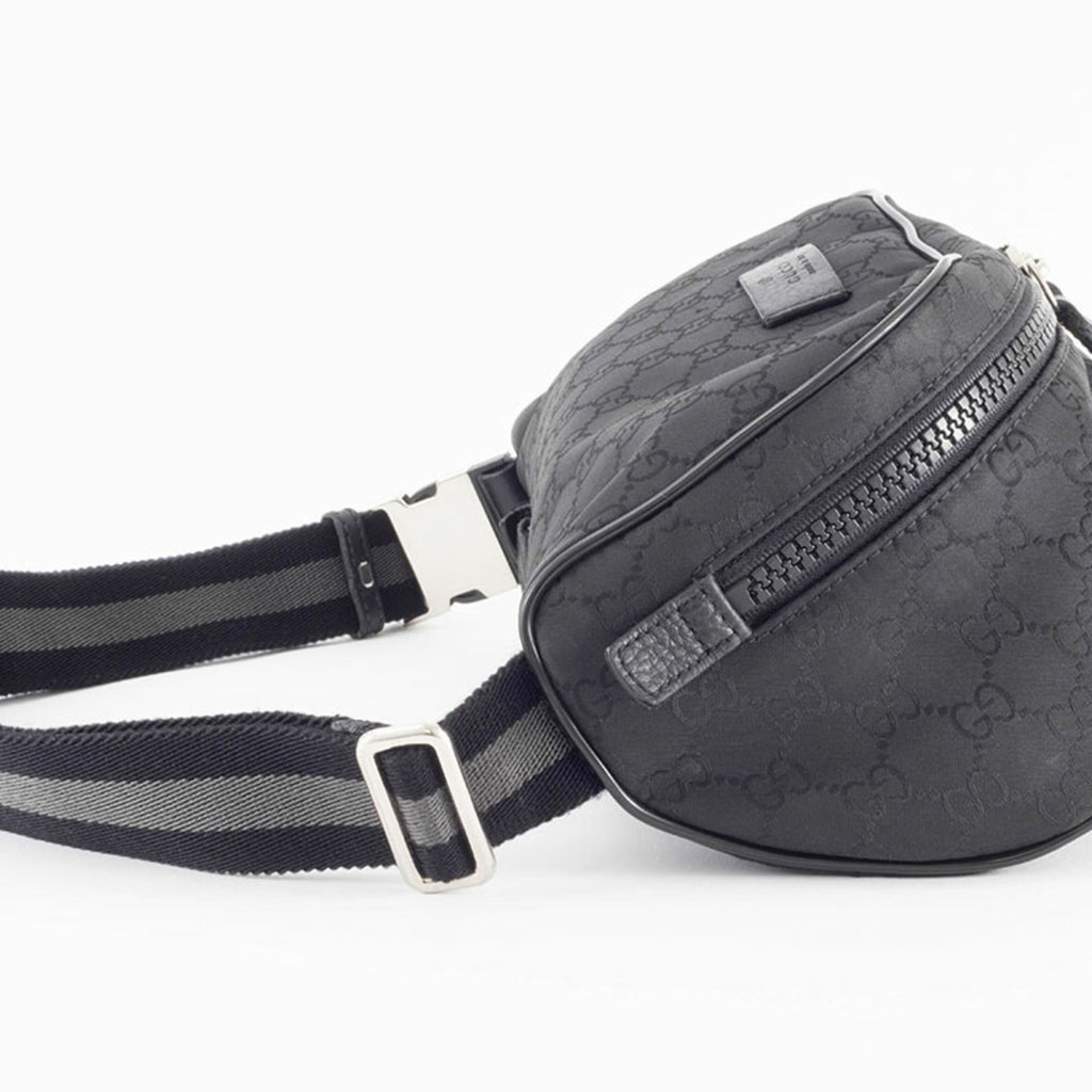 Gucci Black Nylon Pochette Shoulder Bag Sling Bag (Pre-Owned)