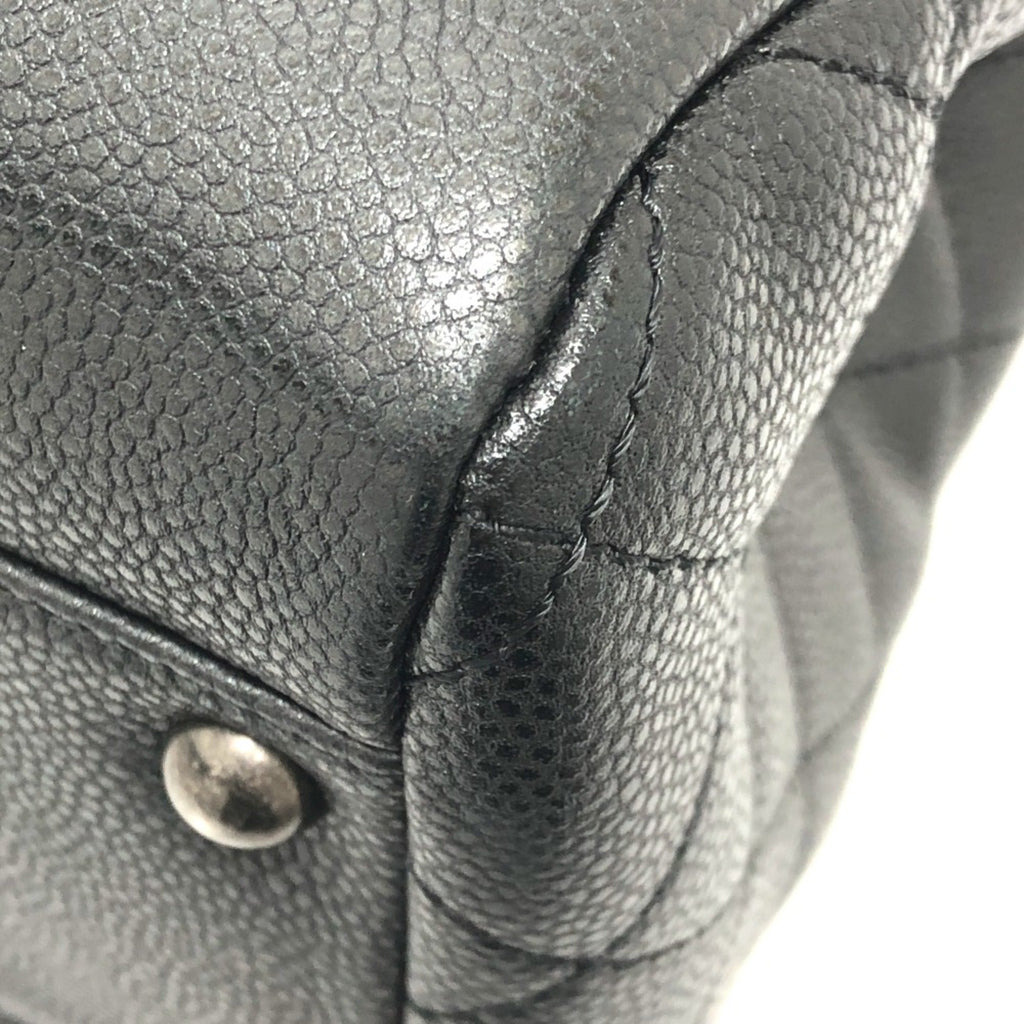 Chanel Black Leather Shoulder Bag (Pre-Owned)