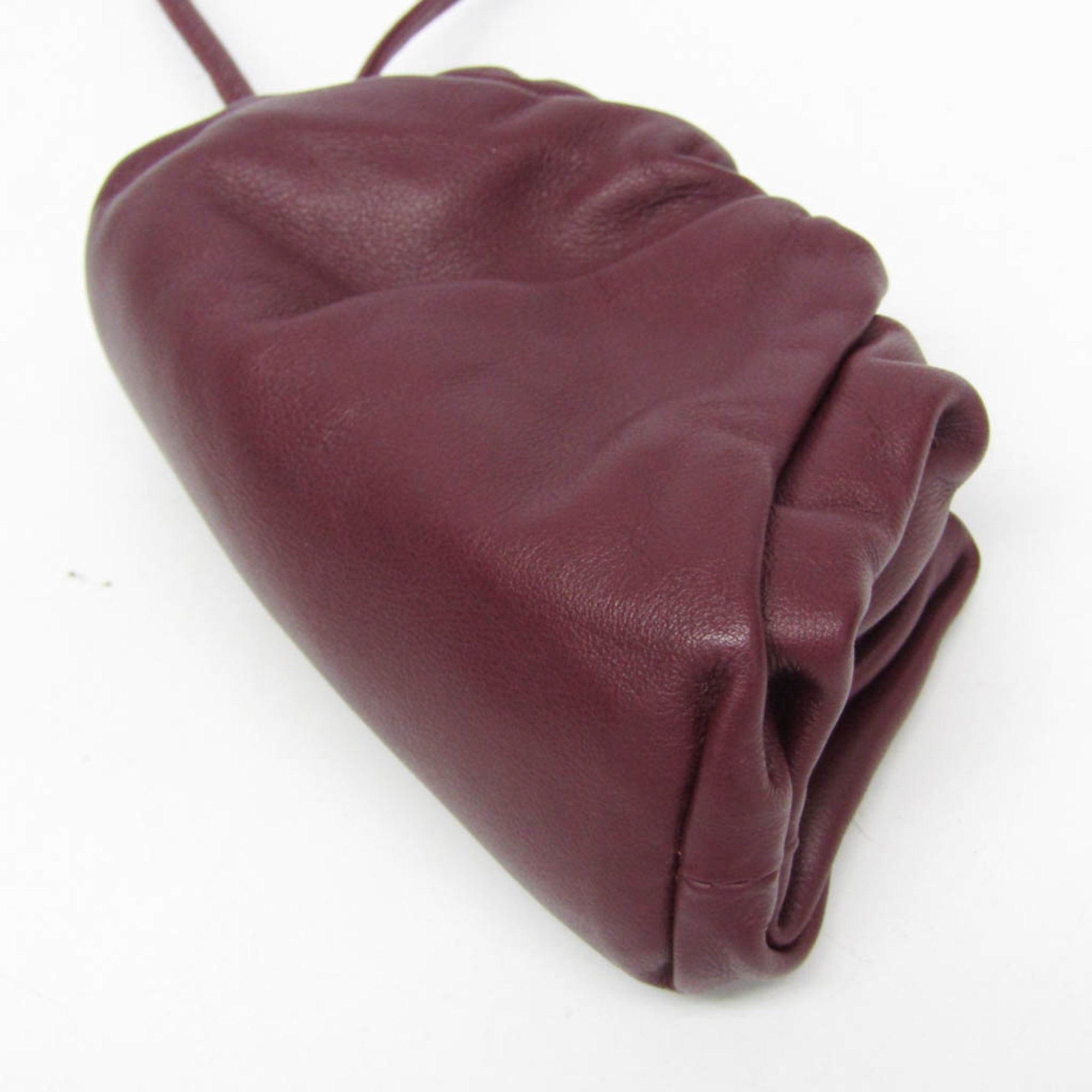 Bottega Veneta The Pouch Leather Burgundy Leather Clutche & Pouche Bag (Pre-Owned)