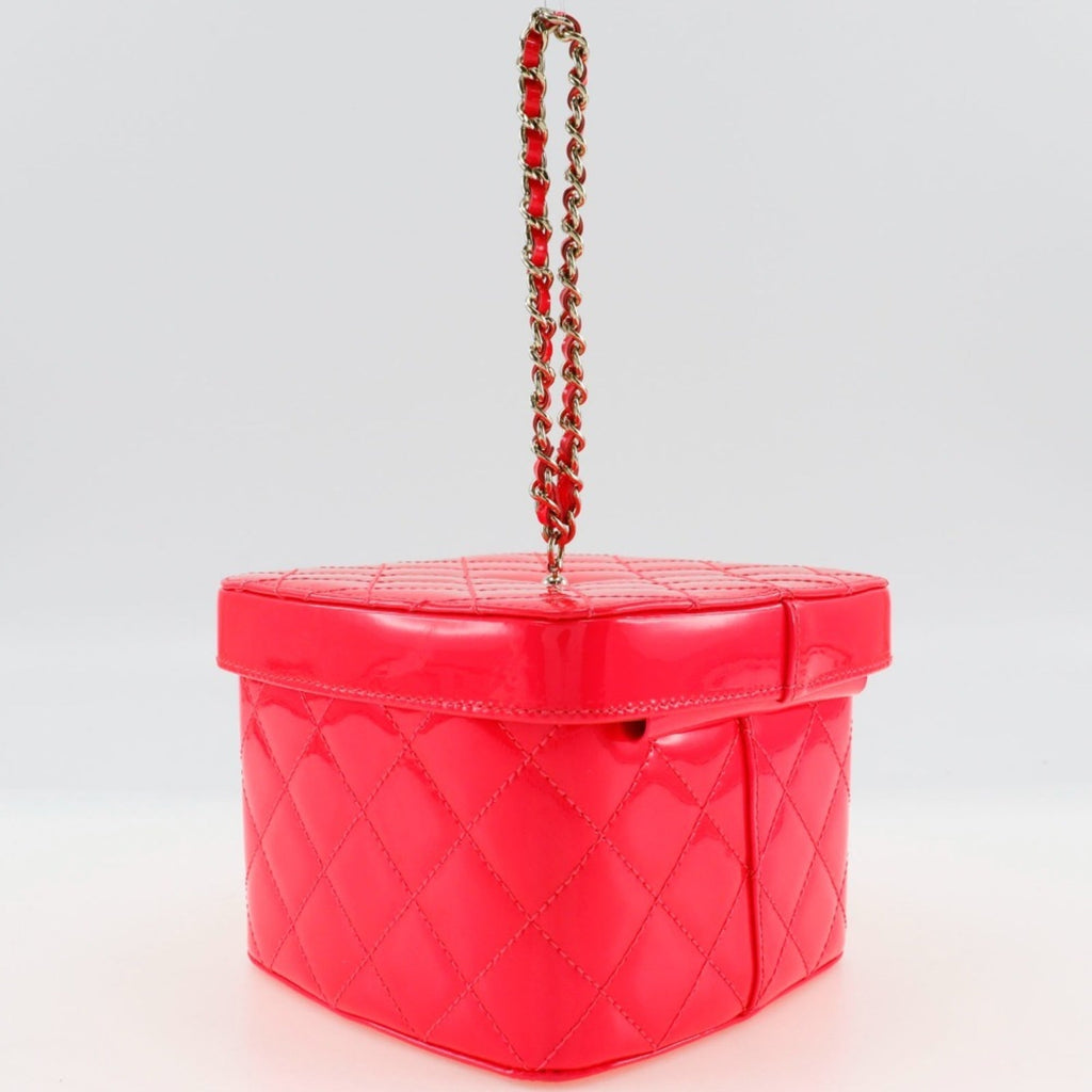 Chanel Pink Patent Leather Handbag (Pre-Owned)