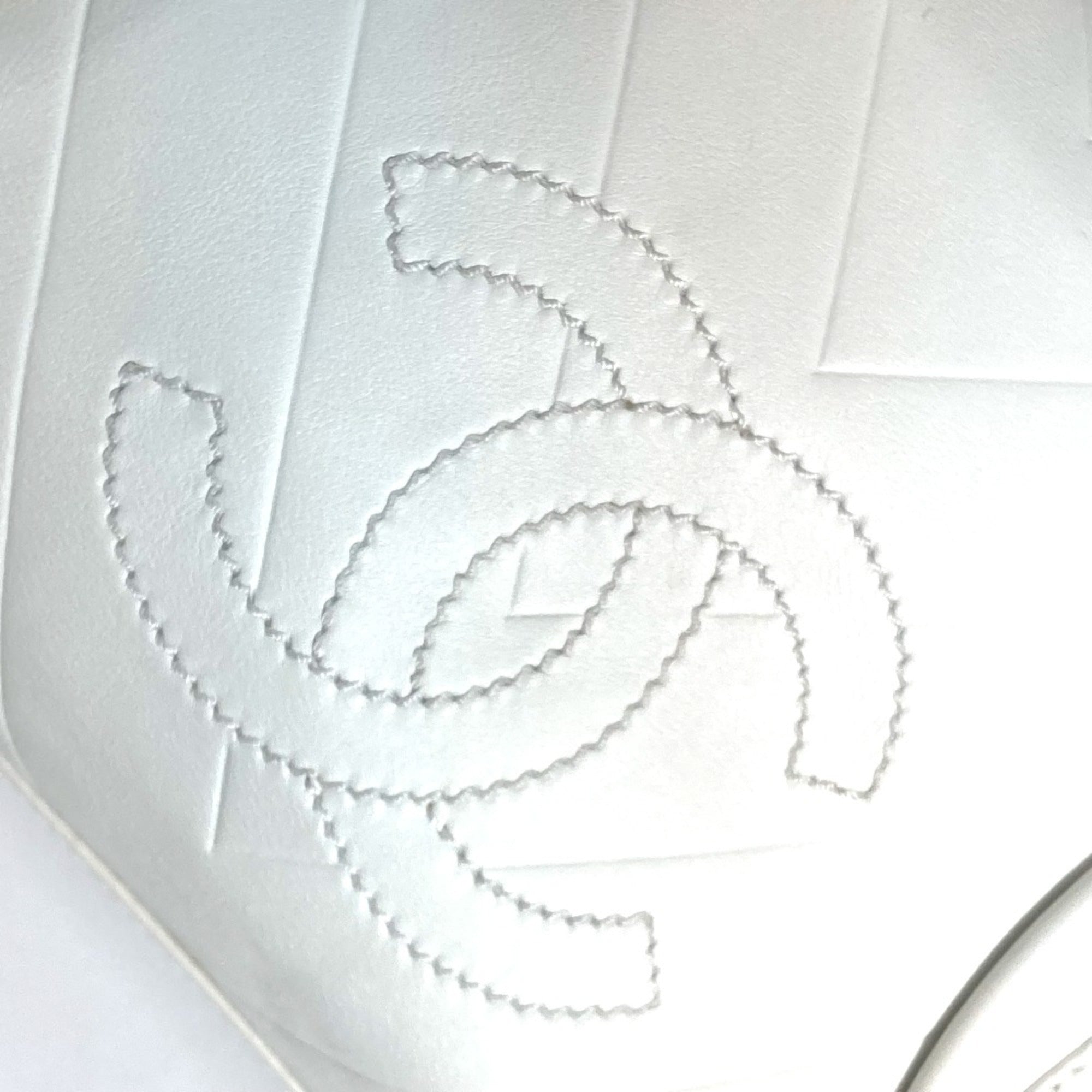 Chanel White Leather Boston Bag (Pre-Owned)