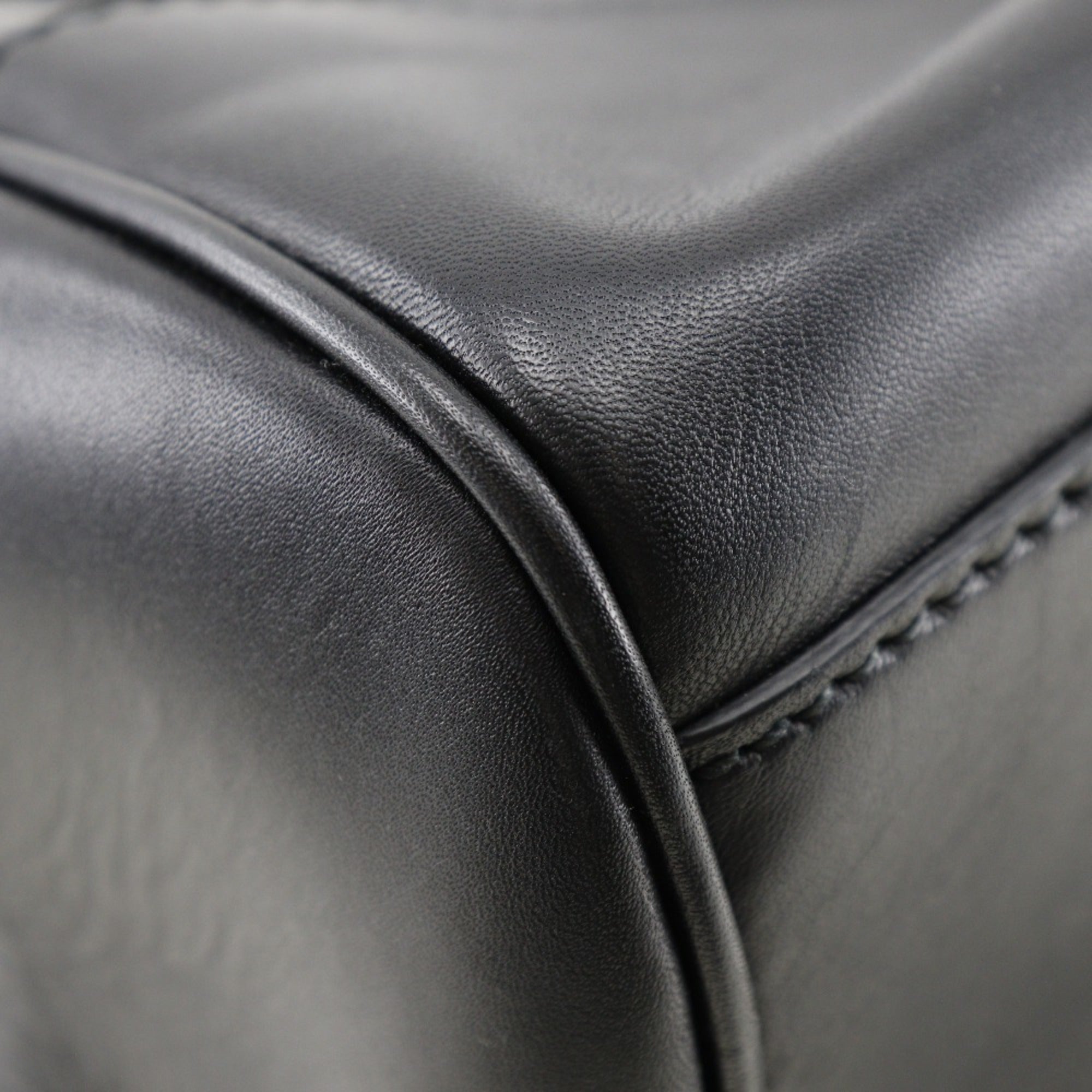 Bottega Veneta Black Leather Handbag (Pre-Owned)
