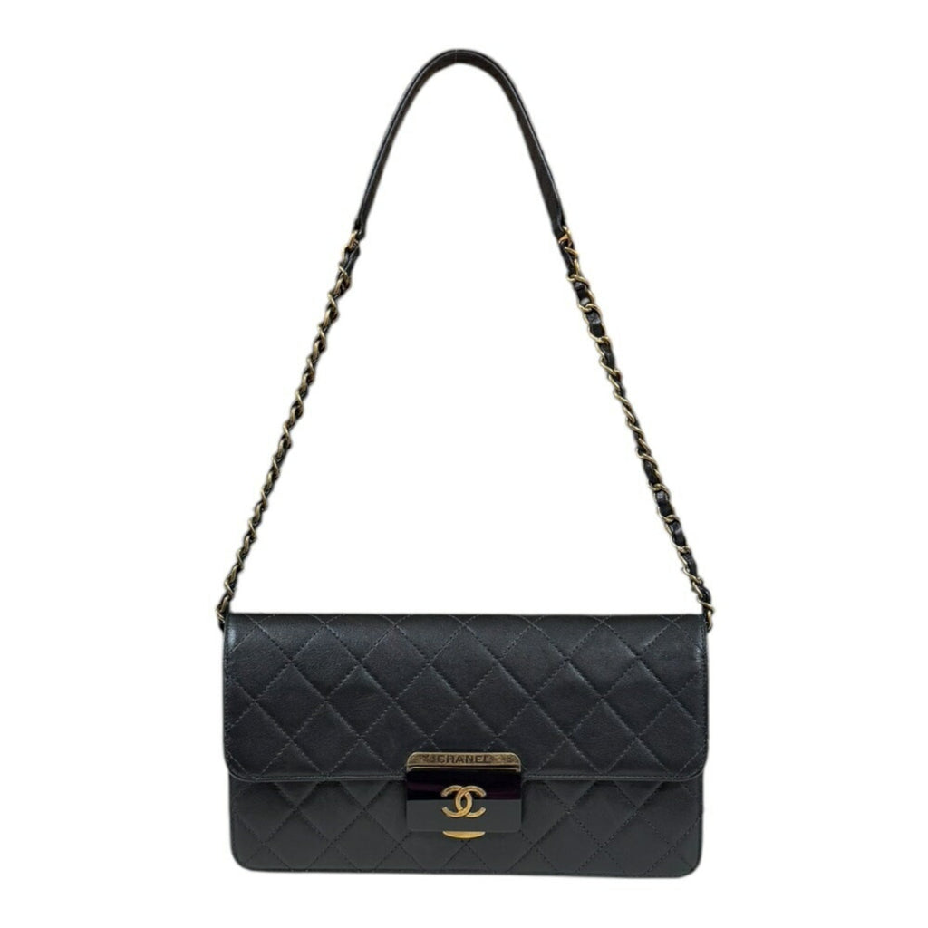 Chanel Black Leather Shoulder Bag (Pre-Owned)