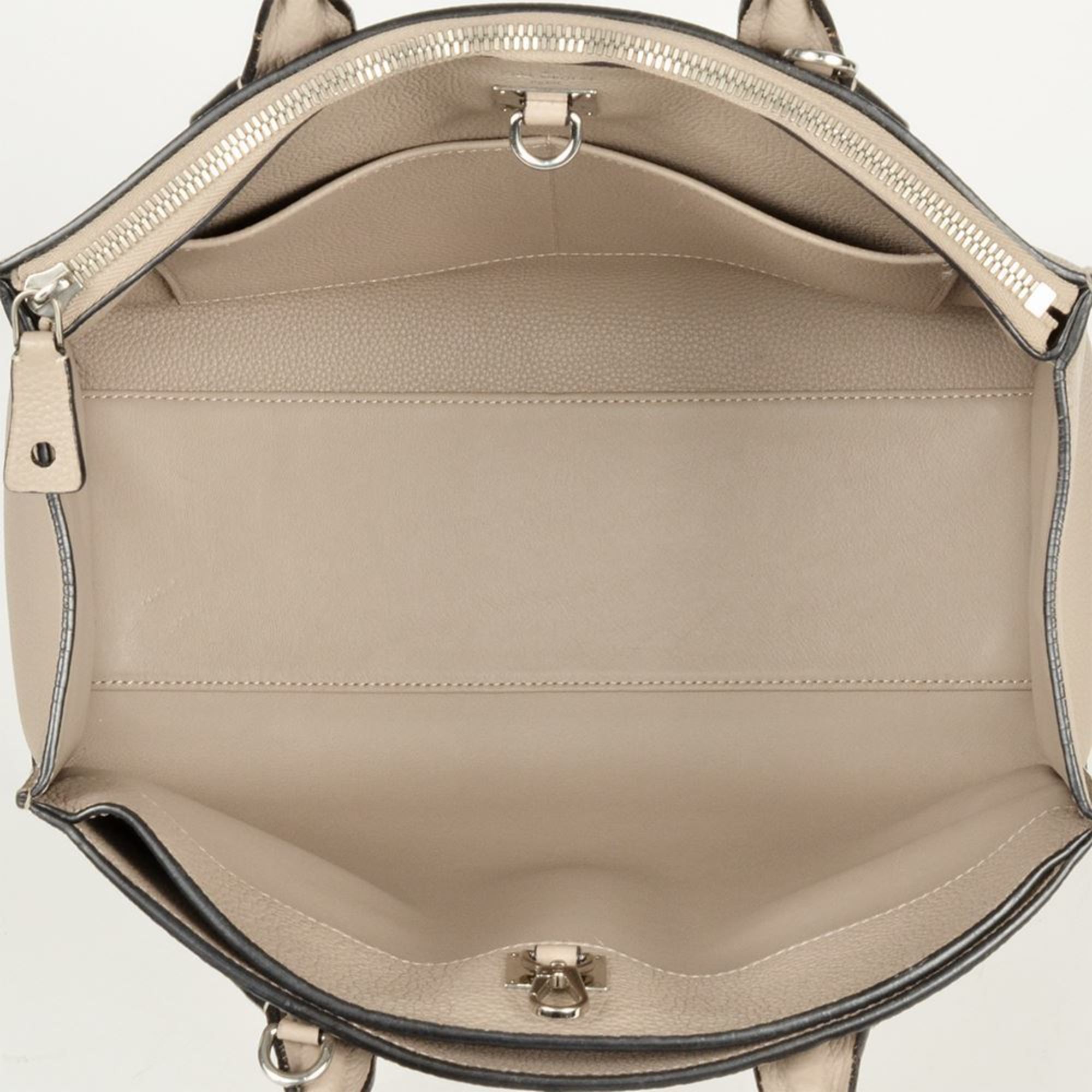Louis Vuitton Beige Leather Handbag (Pre-Owned)