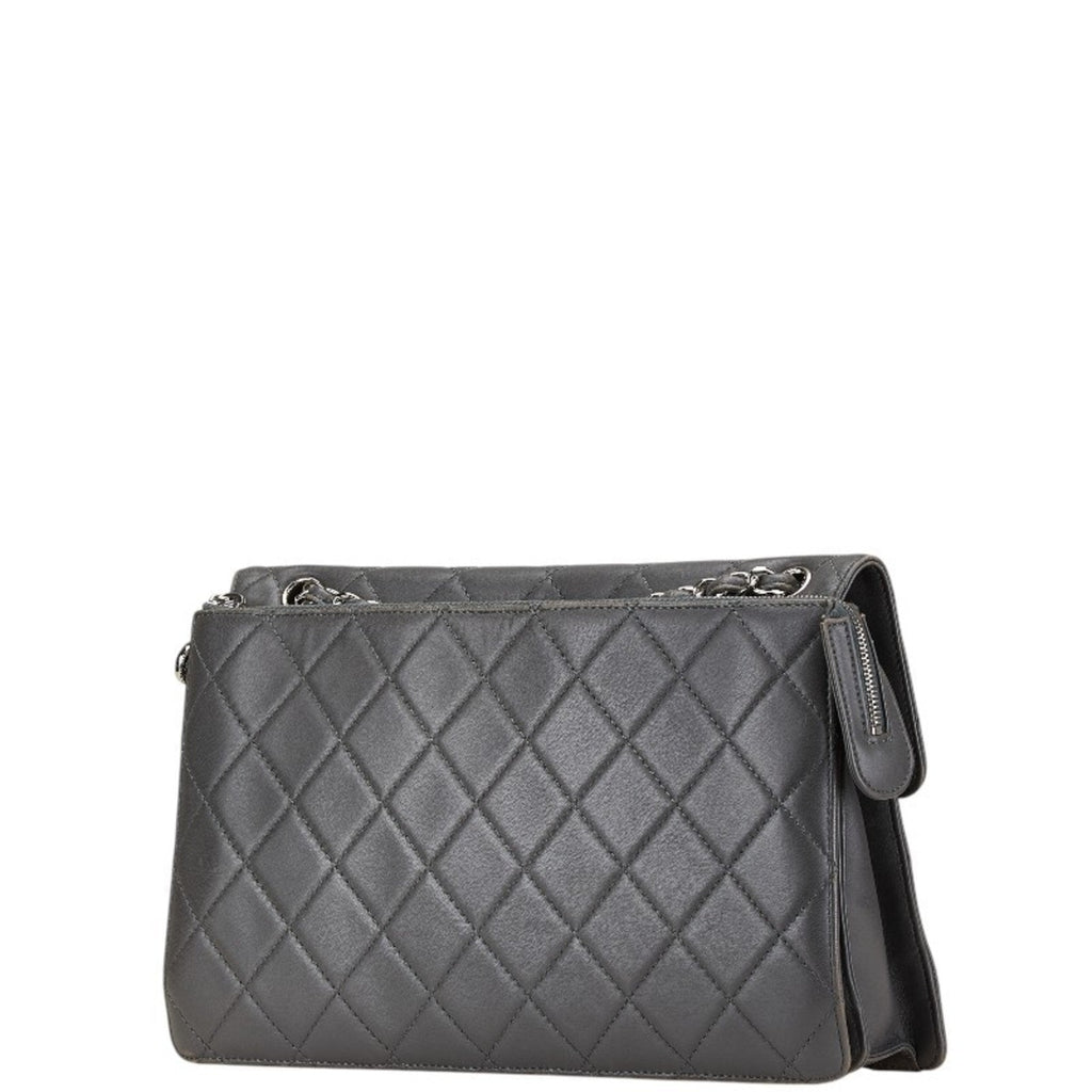 Chanel Gray Leather Shoulder Bag (Pre-Owned)