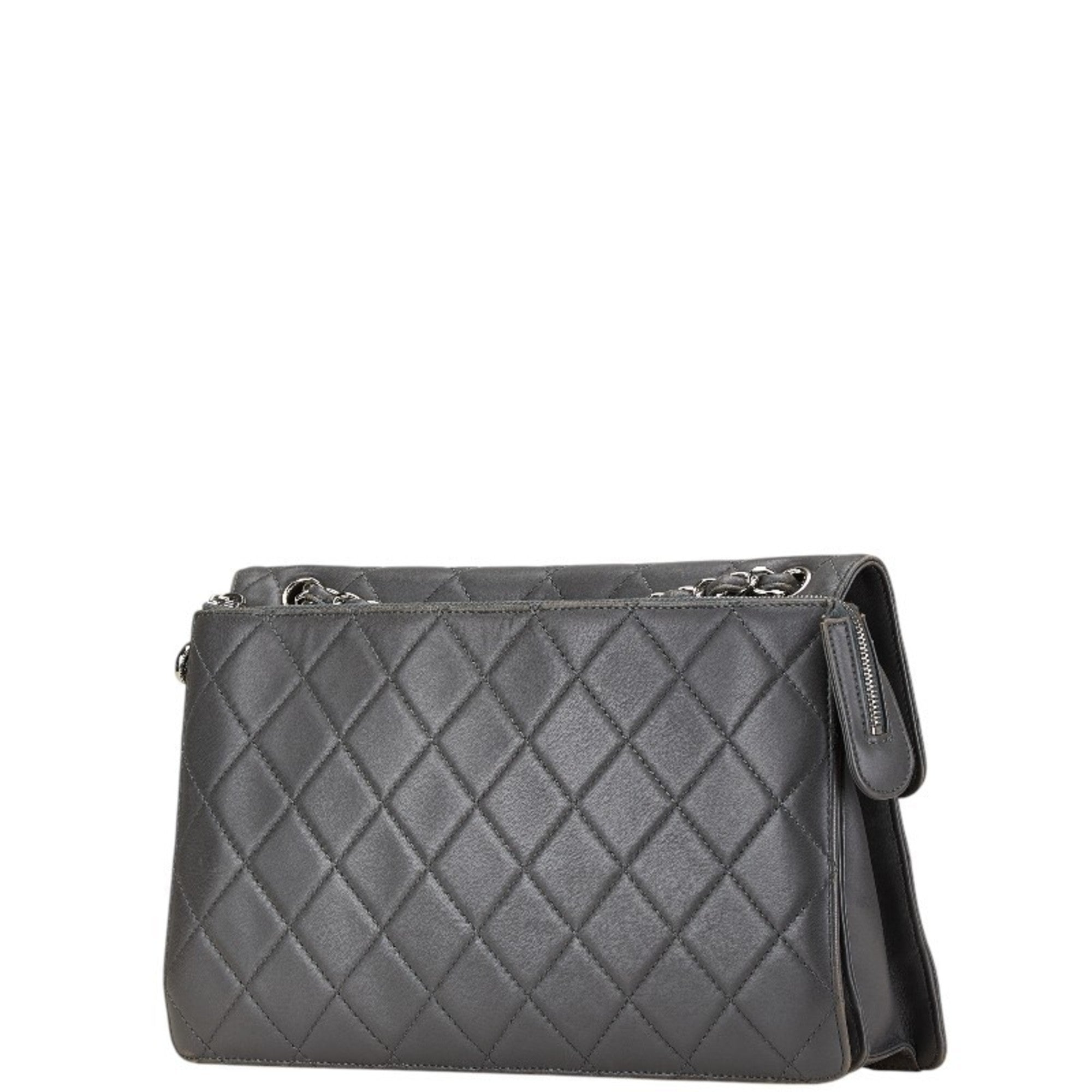 Chanel Gray Leather Shoulder Bag (Pre-Owned)