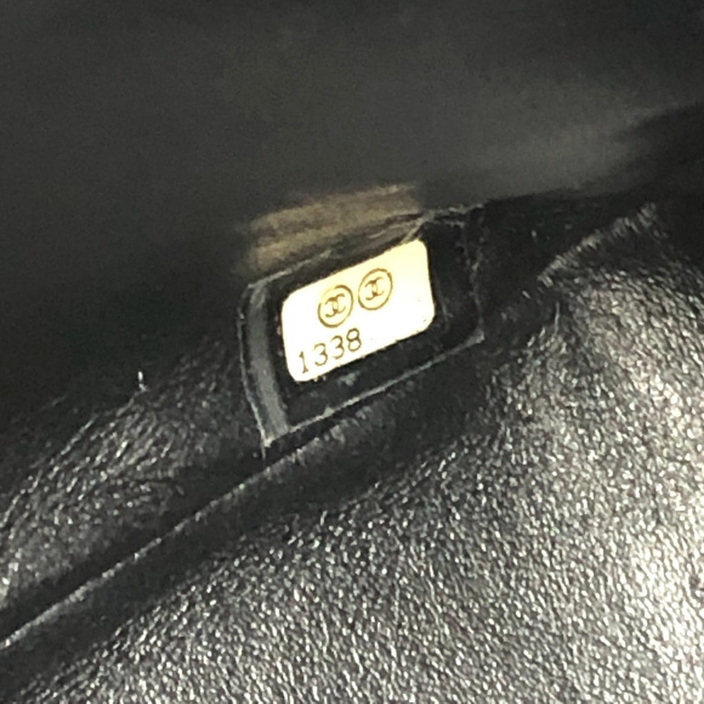 Chanel Black Grained Calfskin Shoulder Bag (Pre-Owned)