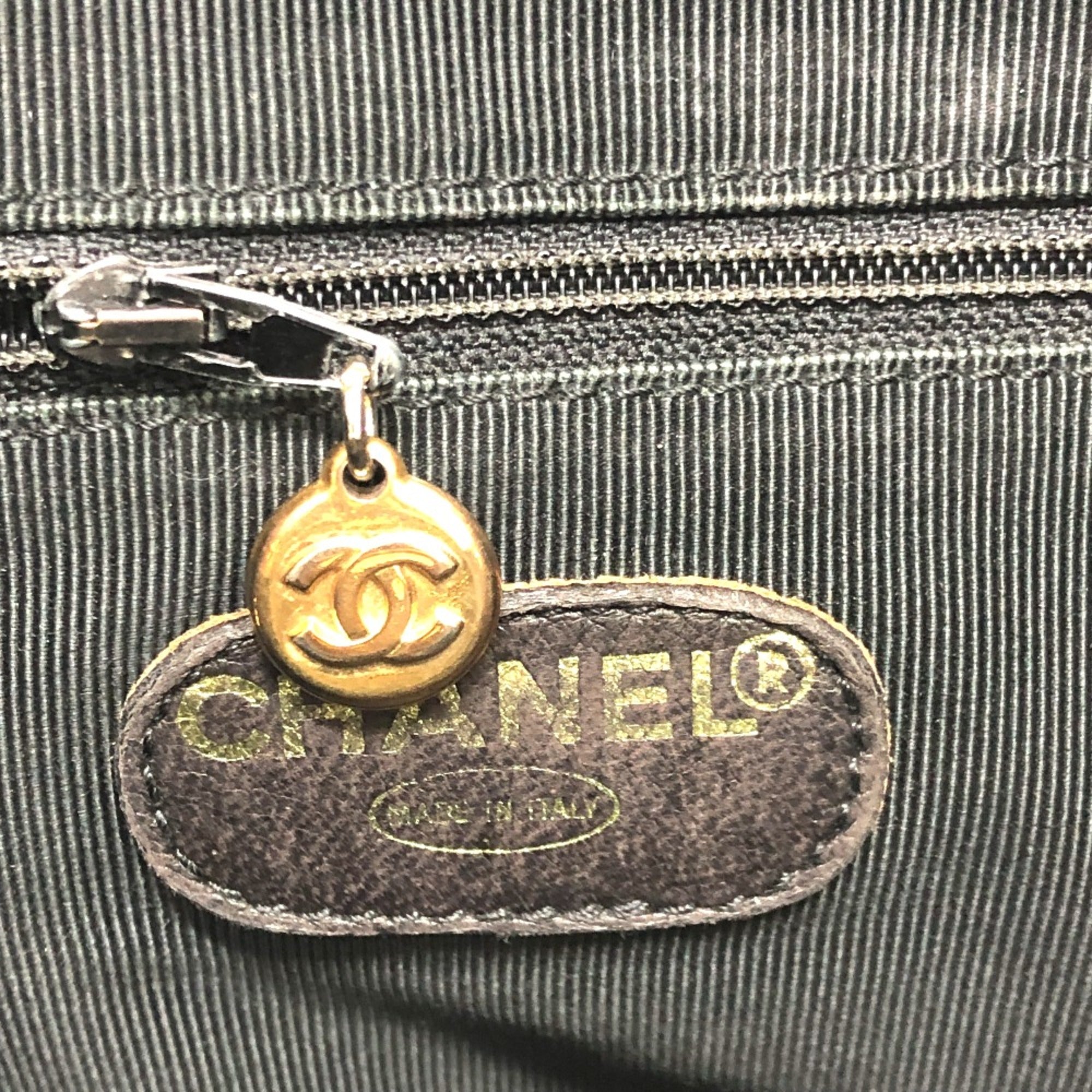 Chanel Black Leather Tote Bag (Pre-Owned)
