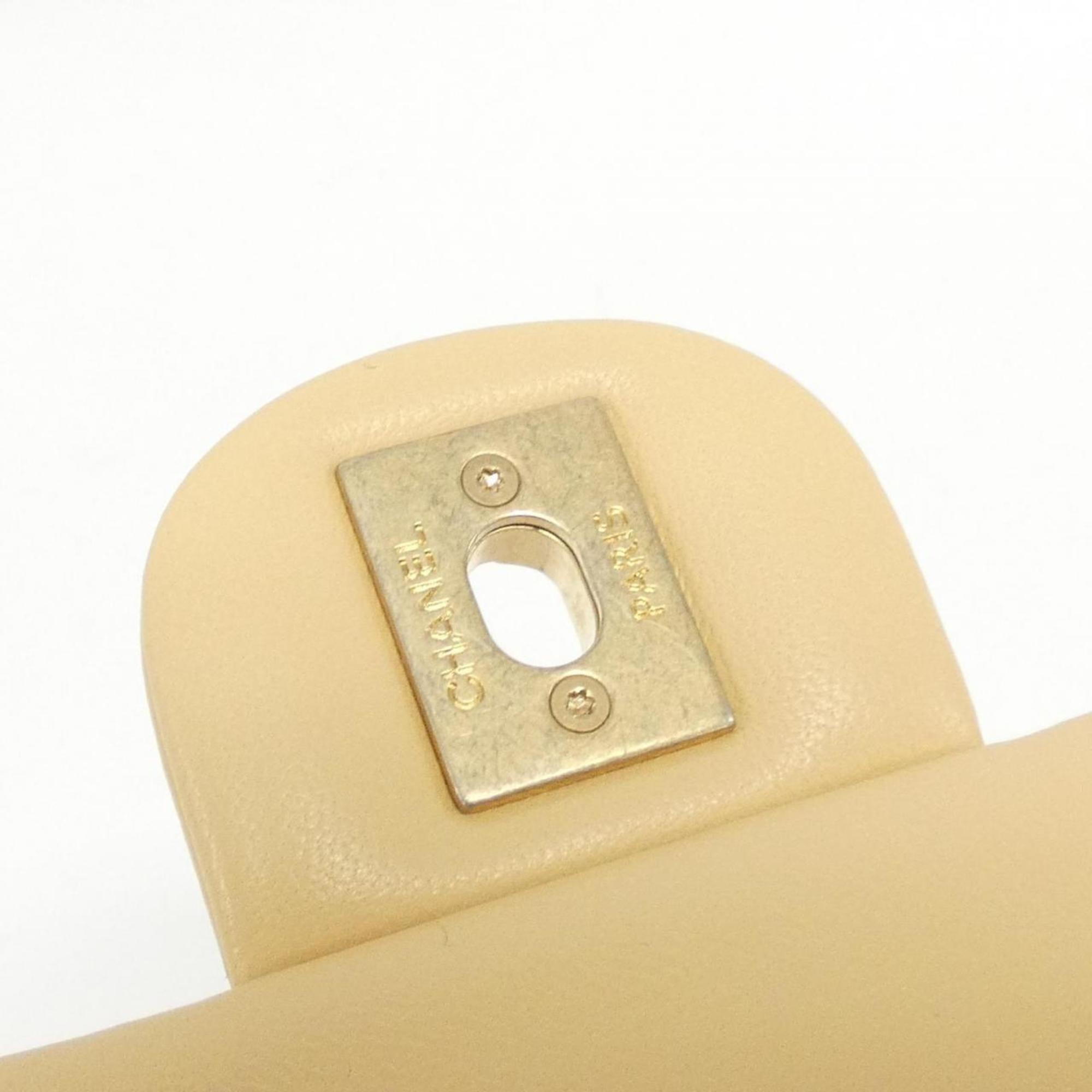 Chanel Beige Leather Shoulder Bag (Pre-Owned)