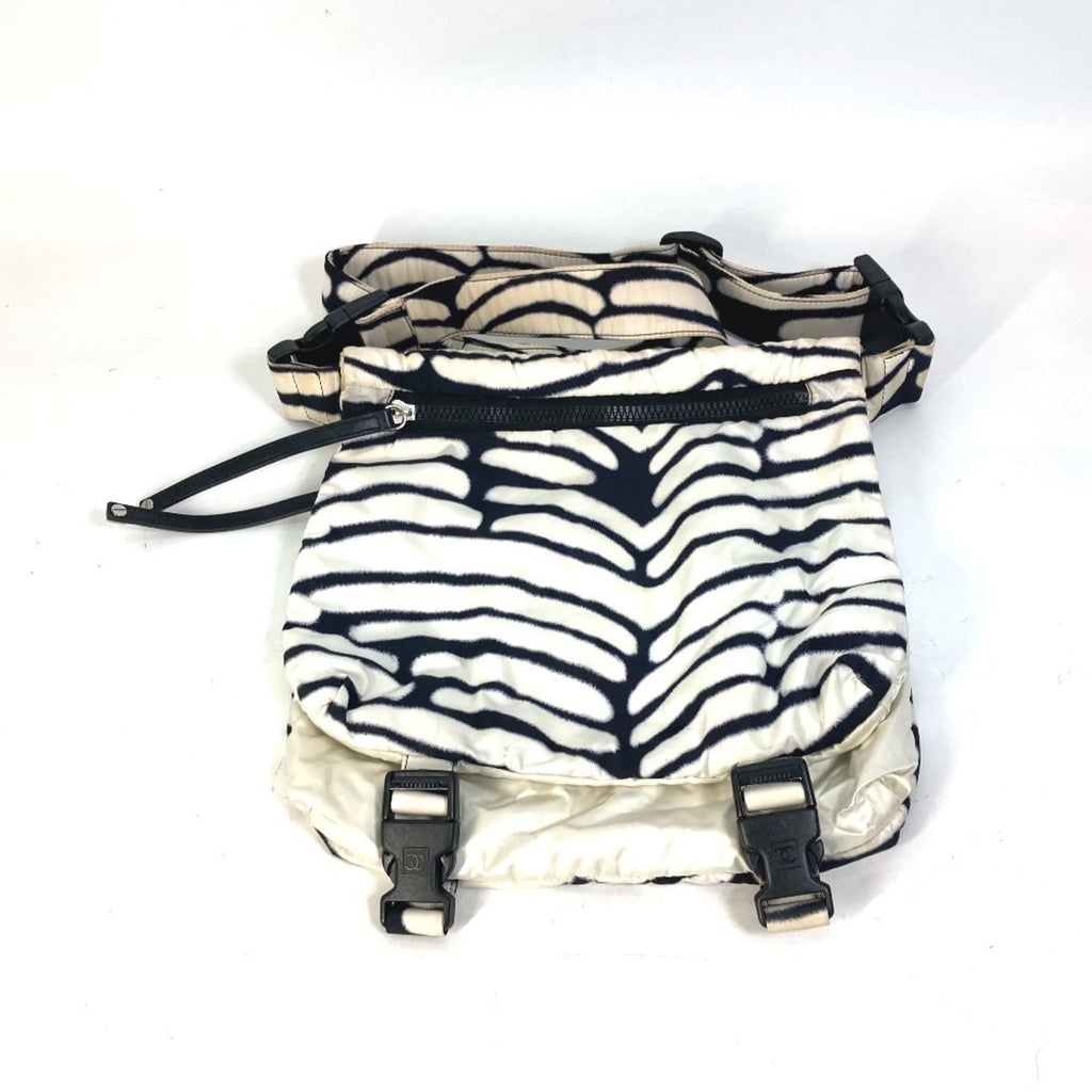 Chanel Sport Black White Nylon Messenger Bag Shoulder Bag (Pre-Owned)