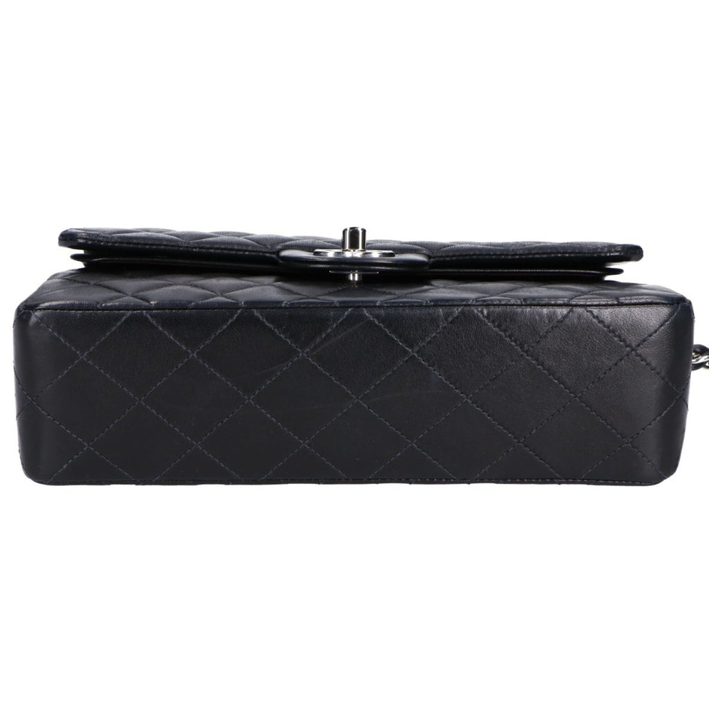 Chanel Matelasse Black Leather Shoulder Bag (Pre-Owned)