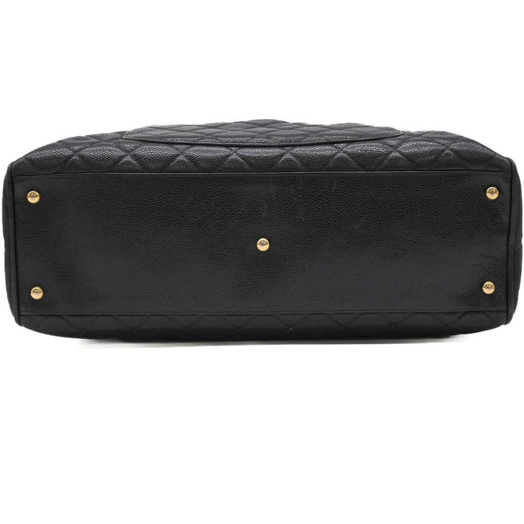 Chanel Black Grained Calfskin Handbag (Pre-Owned)