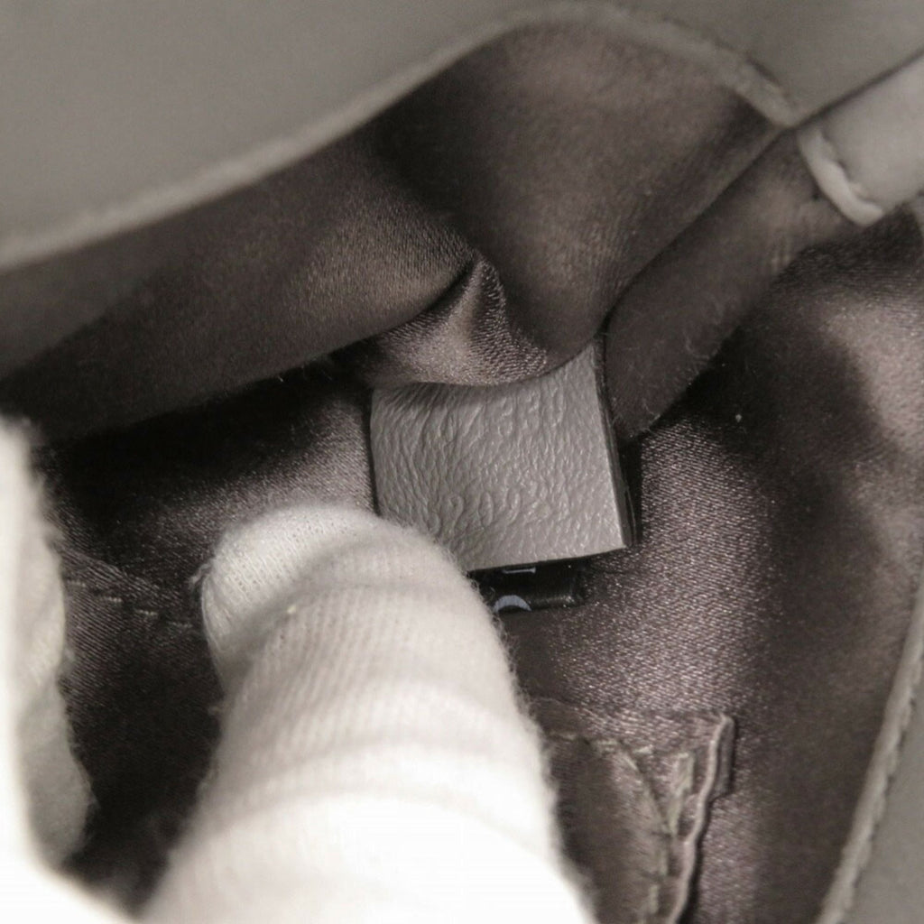 Gucci Gray Leather Shoulder Bag (Pre-Owned)