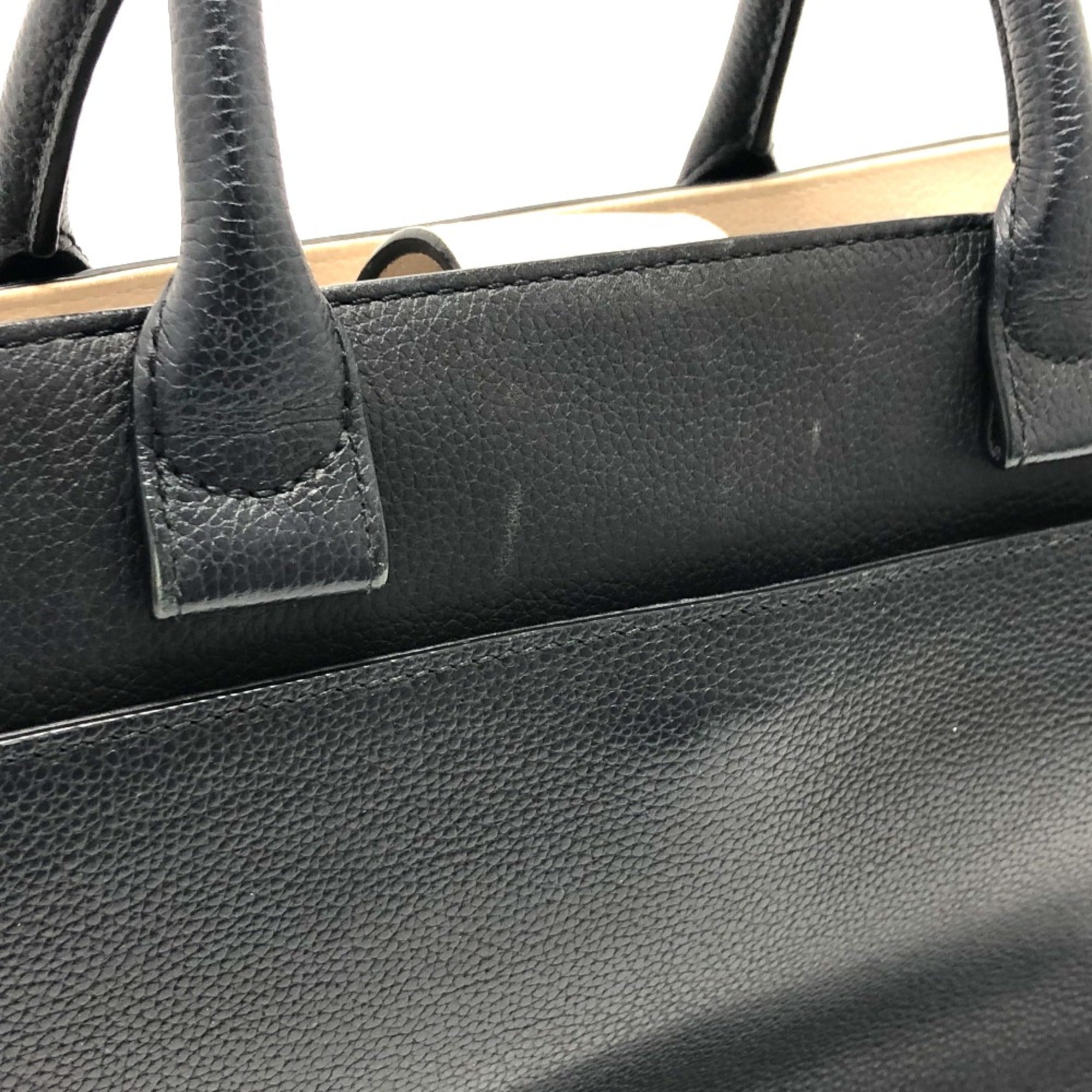 Chanel Black Leather Shoulder Bag (Pre-Owned)