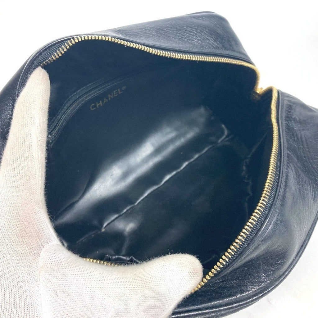 Chanel Black Leather Pouch (Pre-Owned)