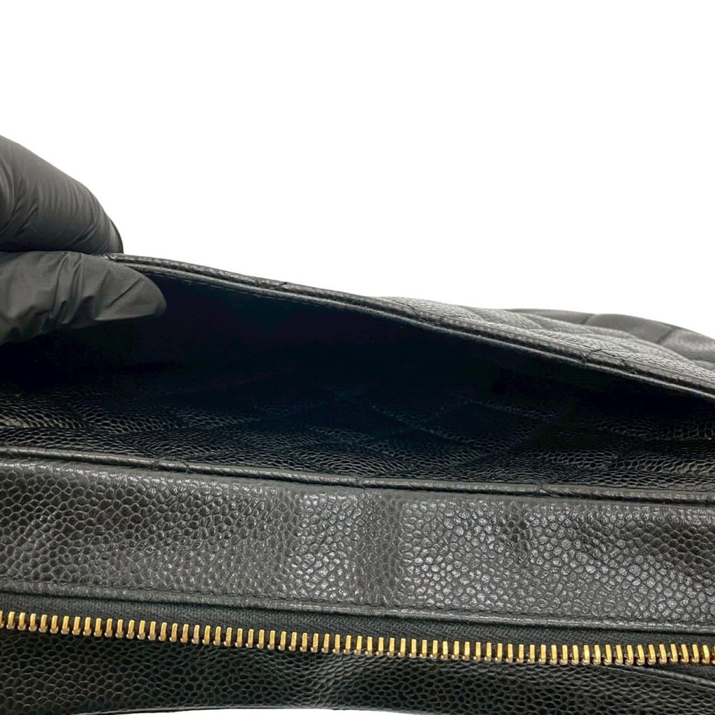 Chanel Black Grained Calfskin Handbag Shoulder Bag (Pre-Owned)