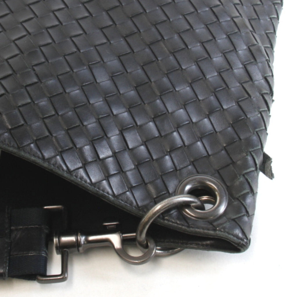 Bottega Veneta Black Leather Shoulder Bag (Pre-Owned)