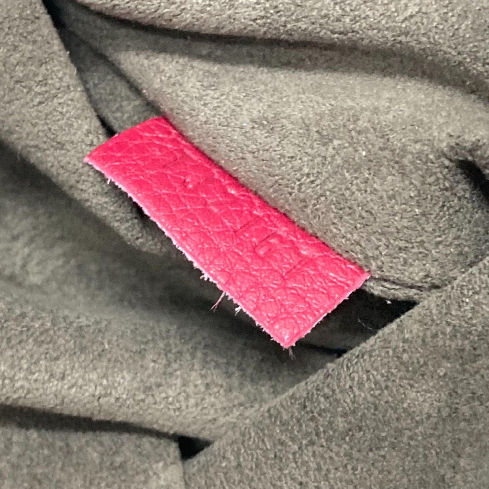 Louis Vuitton Red Other Handbag (Pre-Owned)