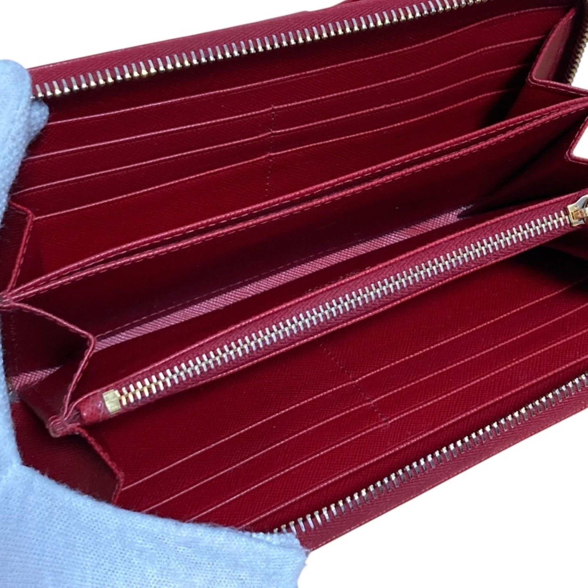 Prada Red Color Leather Long Wallet (Bi-Fold) (Pre-Owned)
