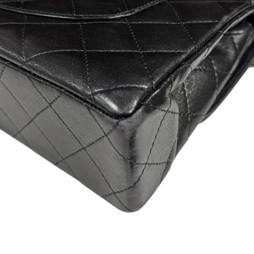Chanel Black Leather Shoulder Bag (Pre-Owned)