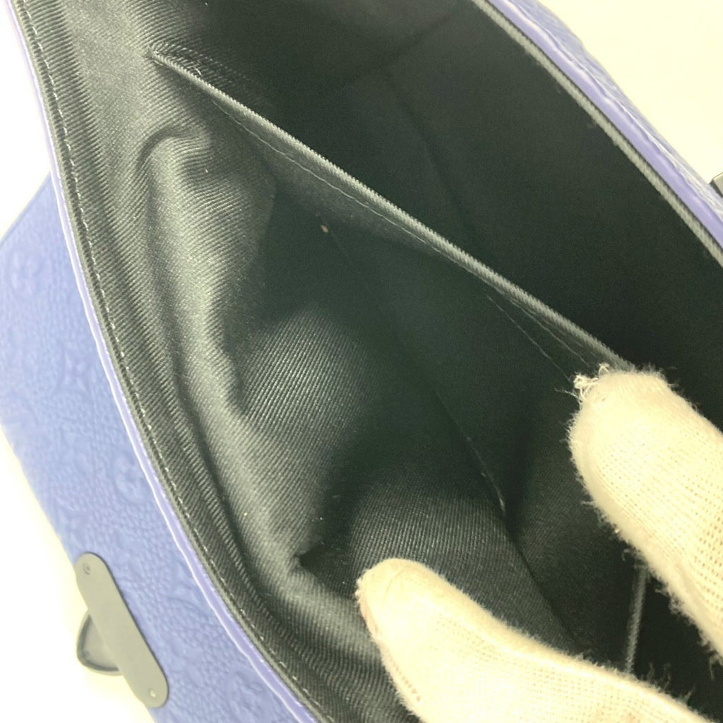 Louis Vuitton Blue Leather Shoulder Bag (Pre-Owned)