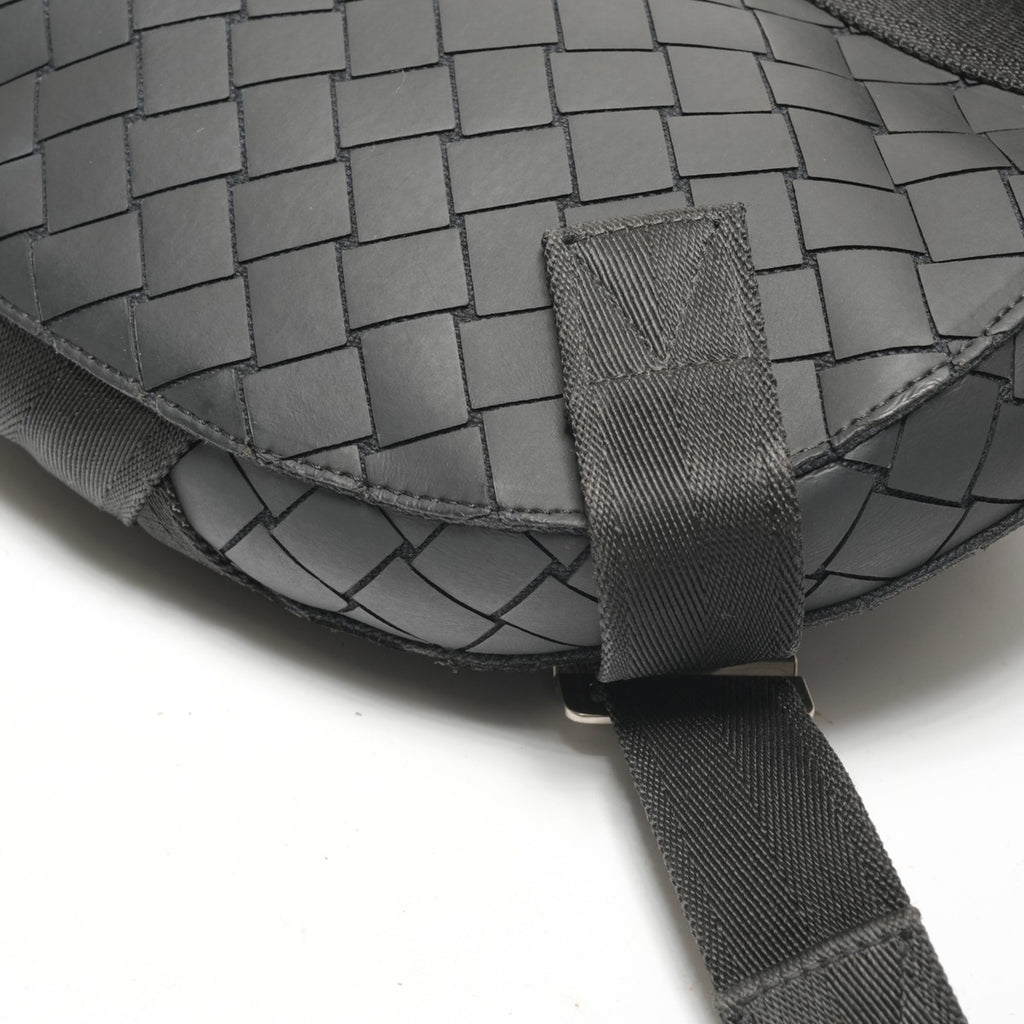 Bottega Veneta Intrecciato Black Rubber Shoulder Bag Sling Bag (Pre-Owned)