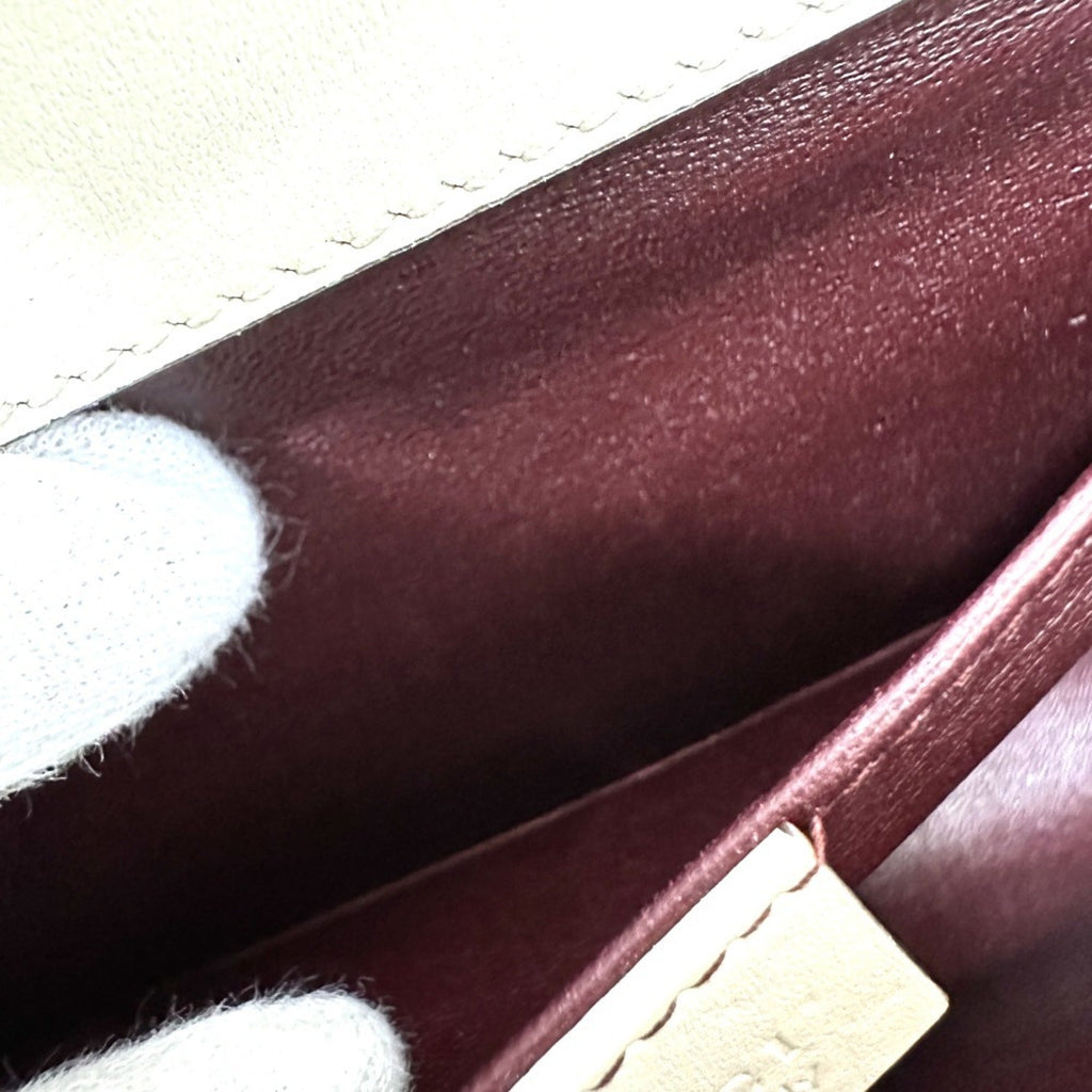 Gucci Off-White Leather Shoulder Bag (Pre-Owned)