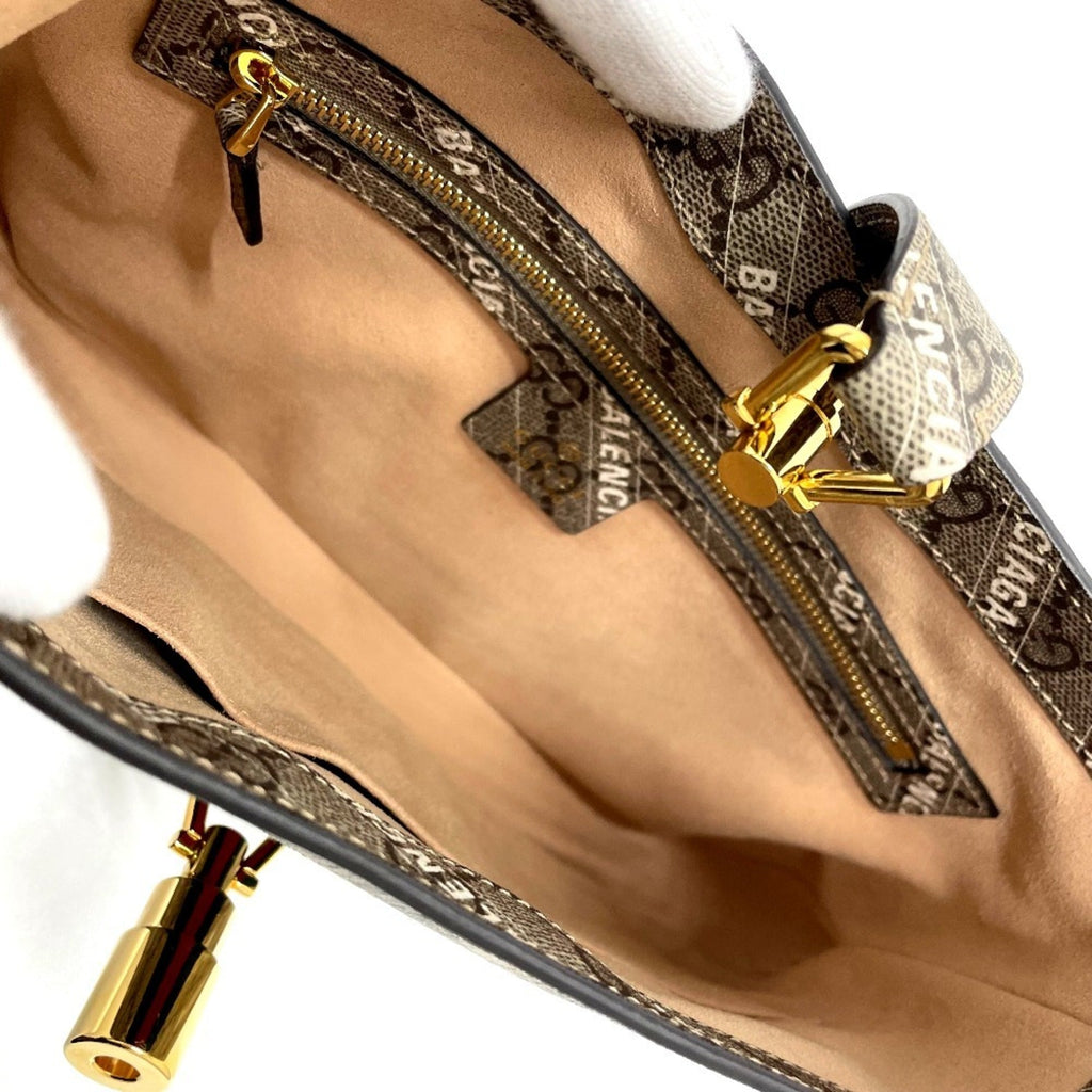 Gucci Beige Gg Supreme Handbag (Pre-Owned)