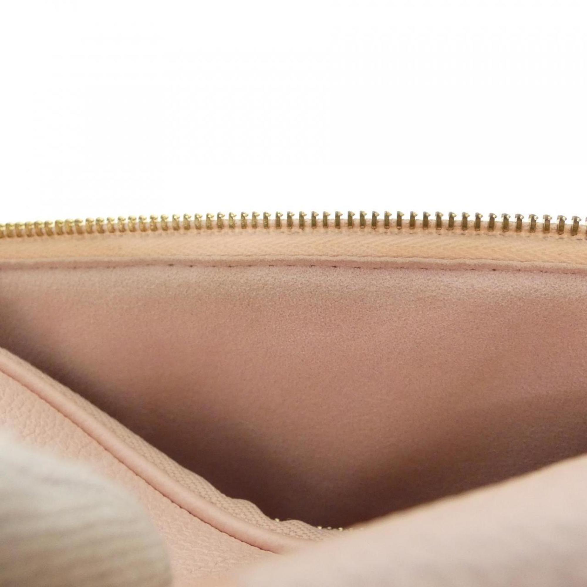 Louis Vuitton Gold Leather Shoulder Bag (Pre-Owned)