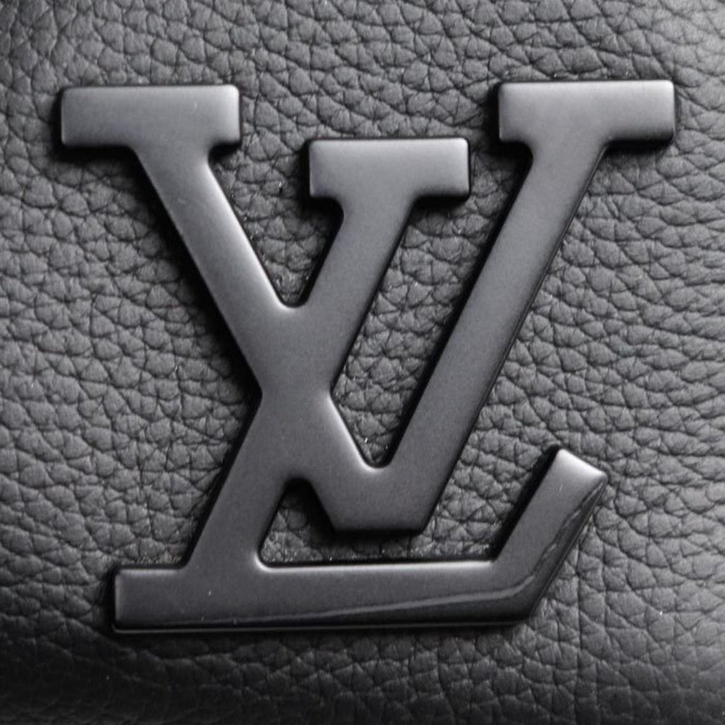Louis Vuitton Black Leather Shoulder Bag (Pre-Owned)