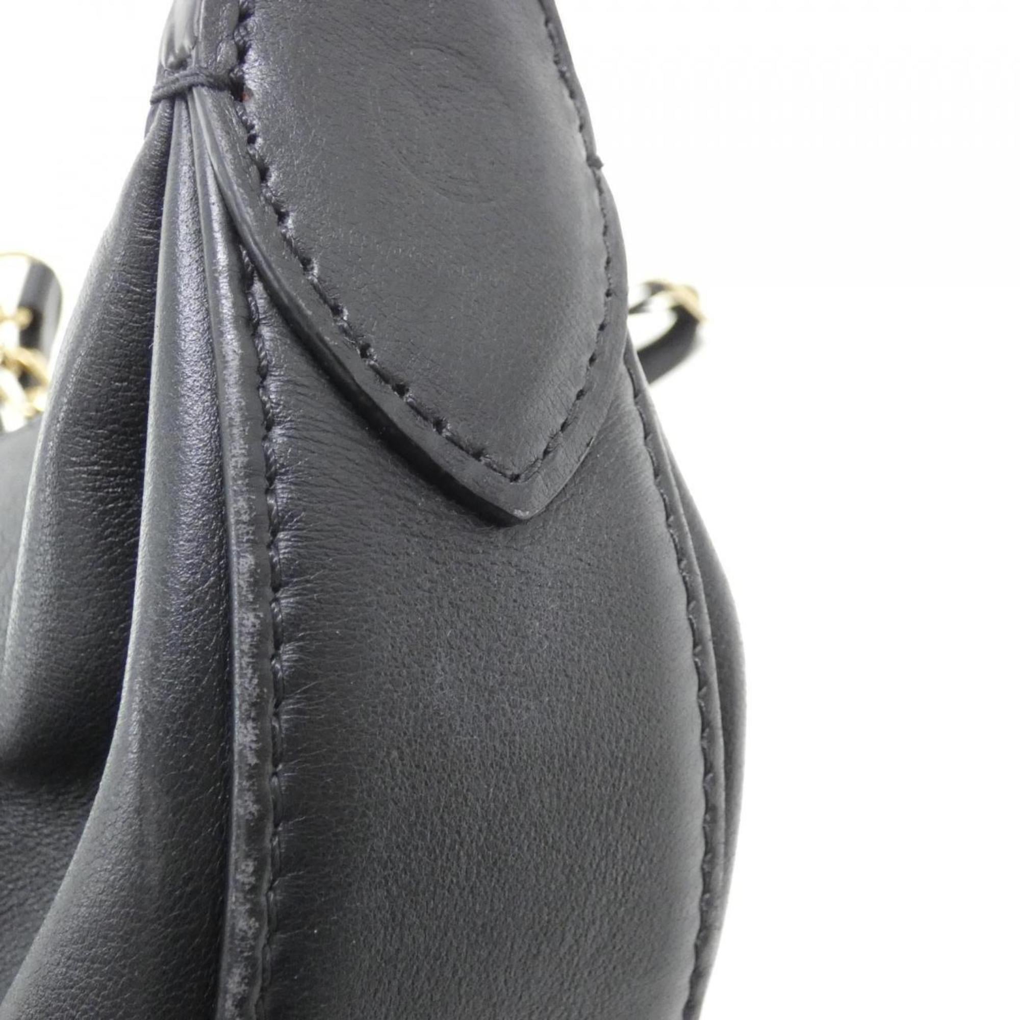 Louis Vuitton Black Leather Shoulder Bag (Pre-Owned)