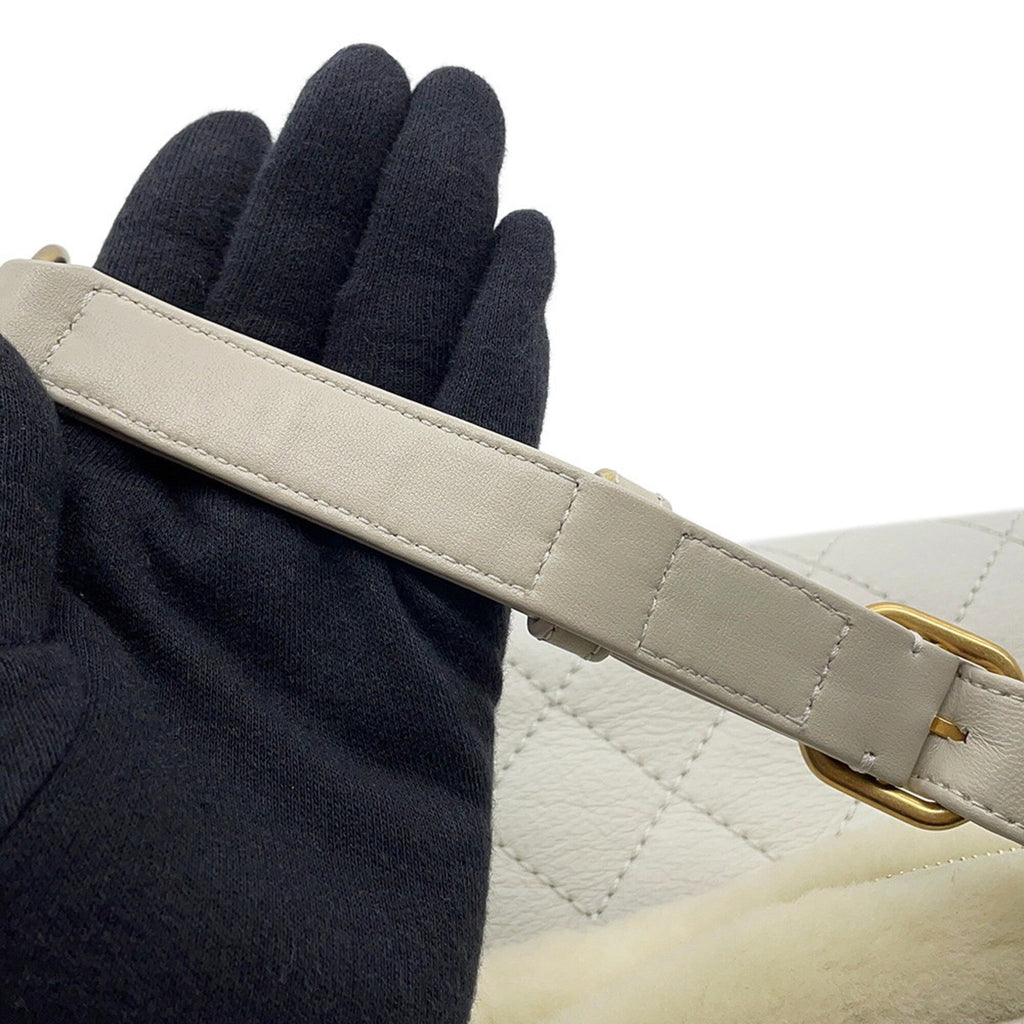 Chanel Matelasse Ivory White Leather Sling Bag (Pre-Owned)