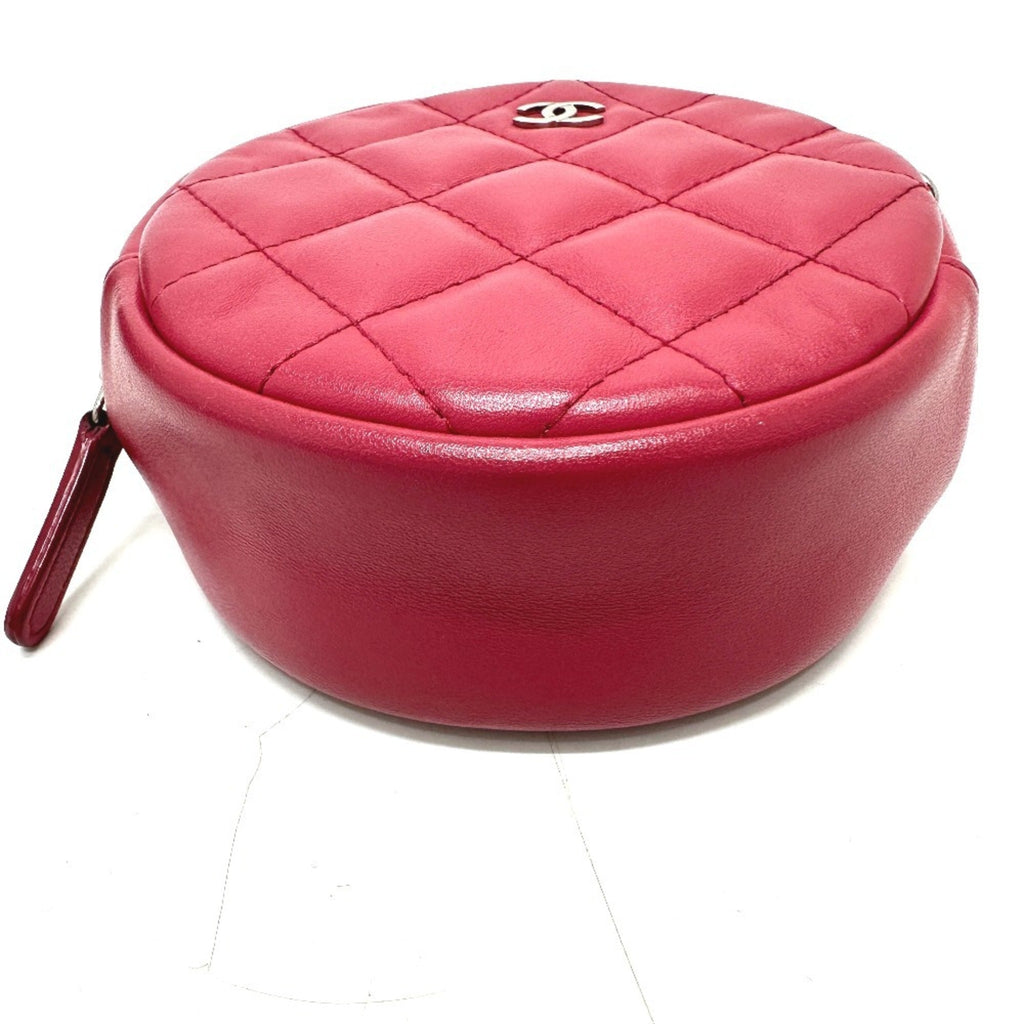 Chanel Leather Shoulder Bag (Pre-Owned)