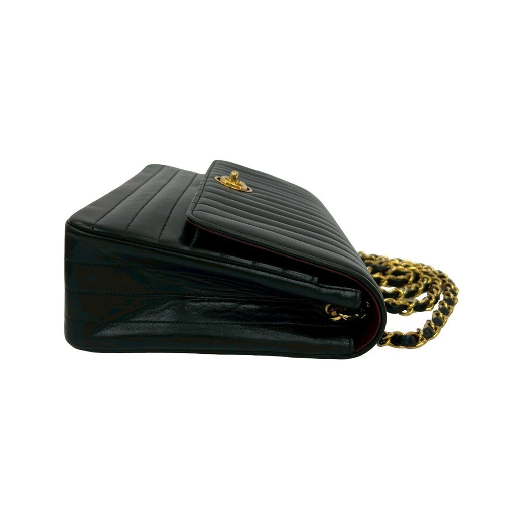 Chanel Black Leather Shoulder Bag (Pre-Owned)