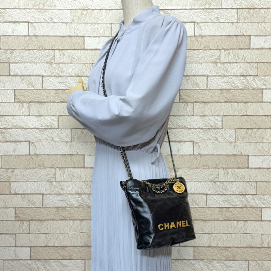 Chanel Black Handbag Shoulder Bag (Pre-Owned)