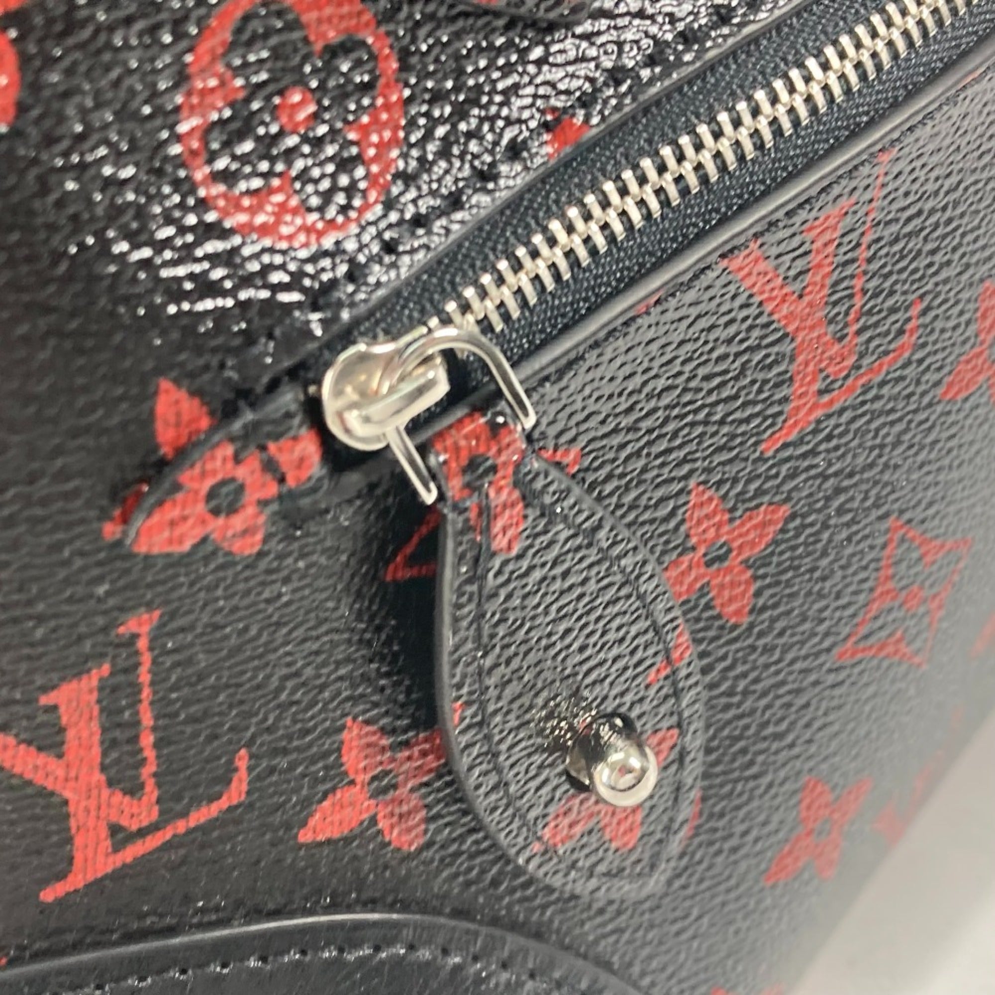 Louis Vuitton Black Cloth Shoulder Bag (Pre-Owned)