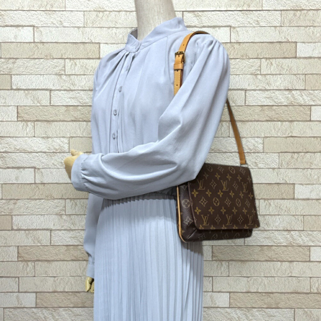 Louis Vuitton Brown Monogram Monogram Shoulder Bag (Pre-Owned)