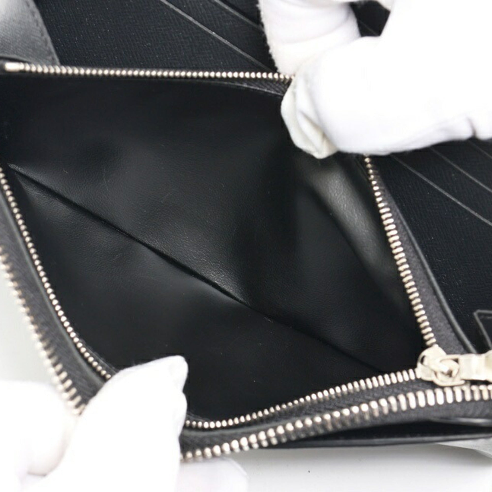 Louis Vuitton Black Noir Epi Leather Coin Purse/Coin Case (Pre-Owned)