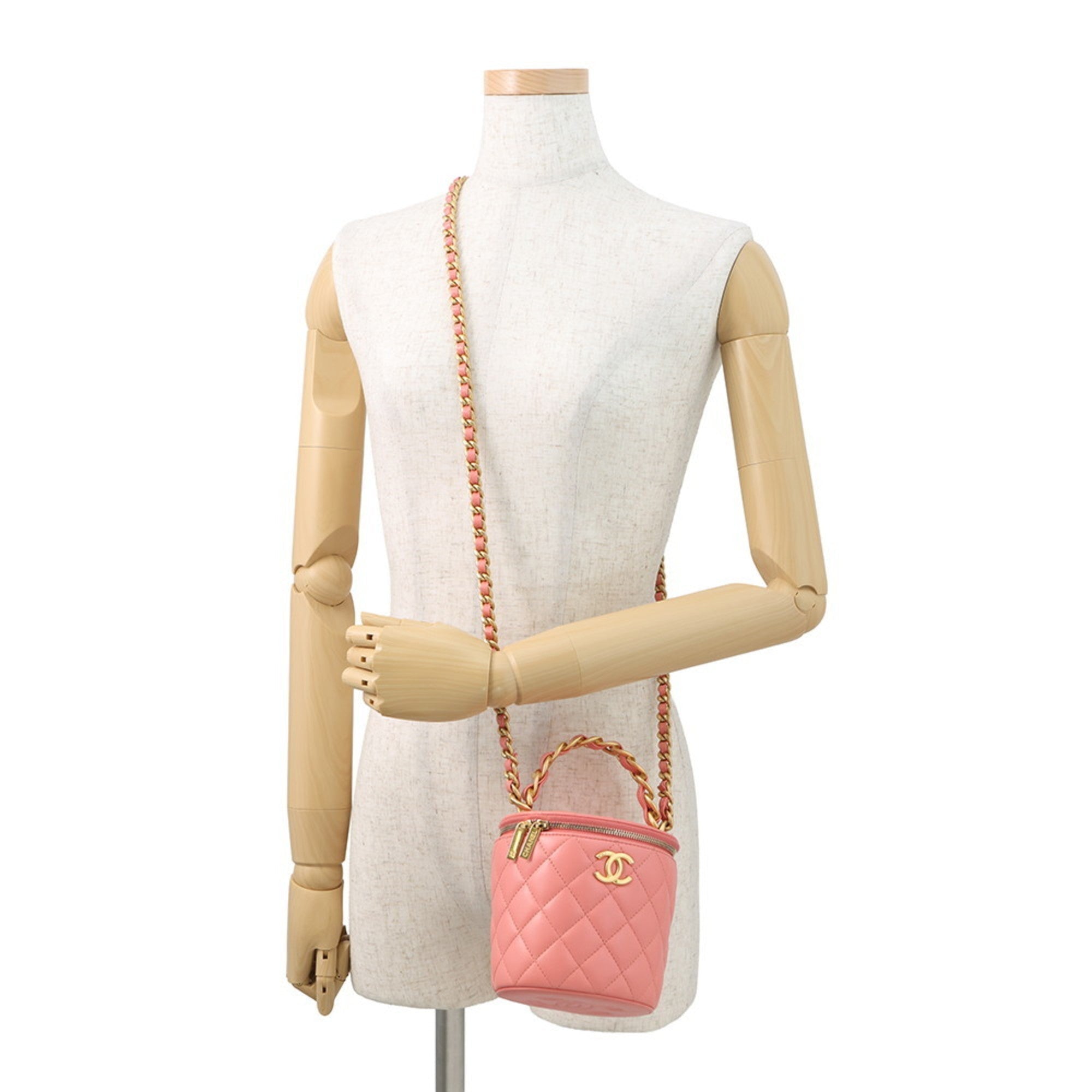 Chanel Pink Leather Shoulder Bag (Pre-Owned)