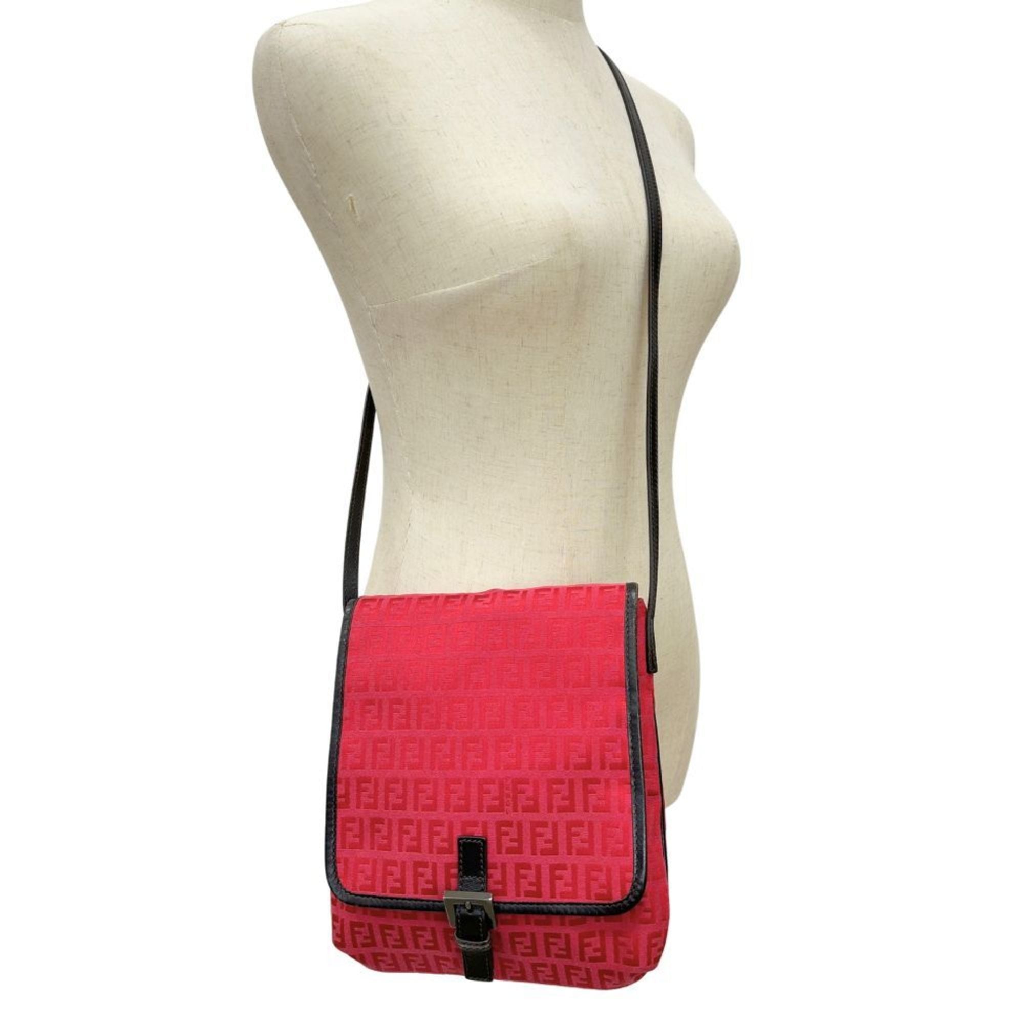 Fendi Pink Canvas Shoulder Bag (Pre-Owned)