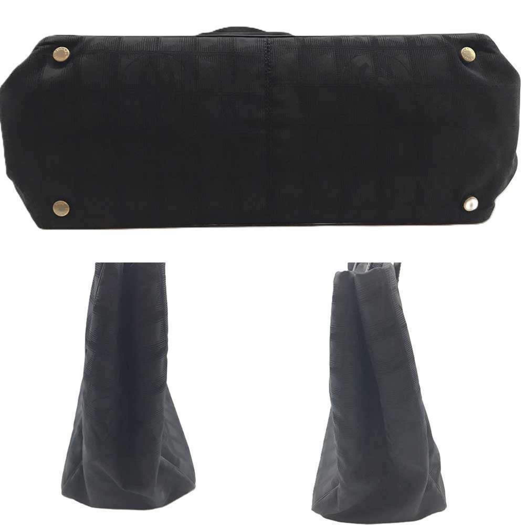Chanel Black Nylon Tote Bag (Pre-Owned)