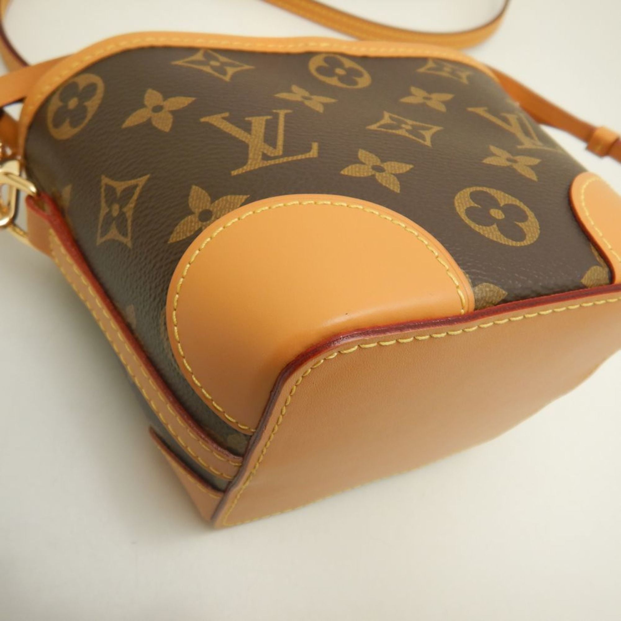 Louis Vuitton Brown Monogram Monogram Shoulder Bag (Pre-Owned)