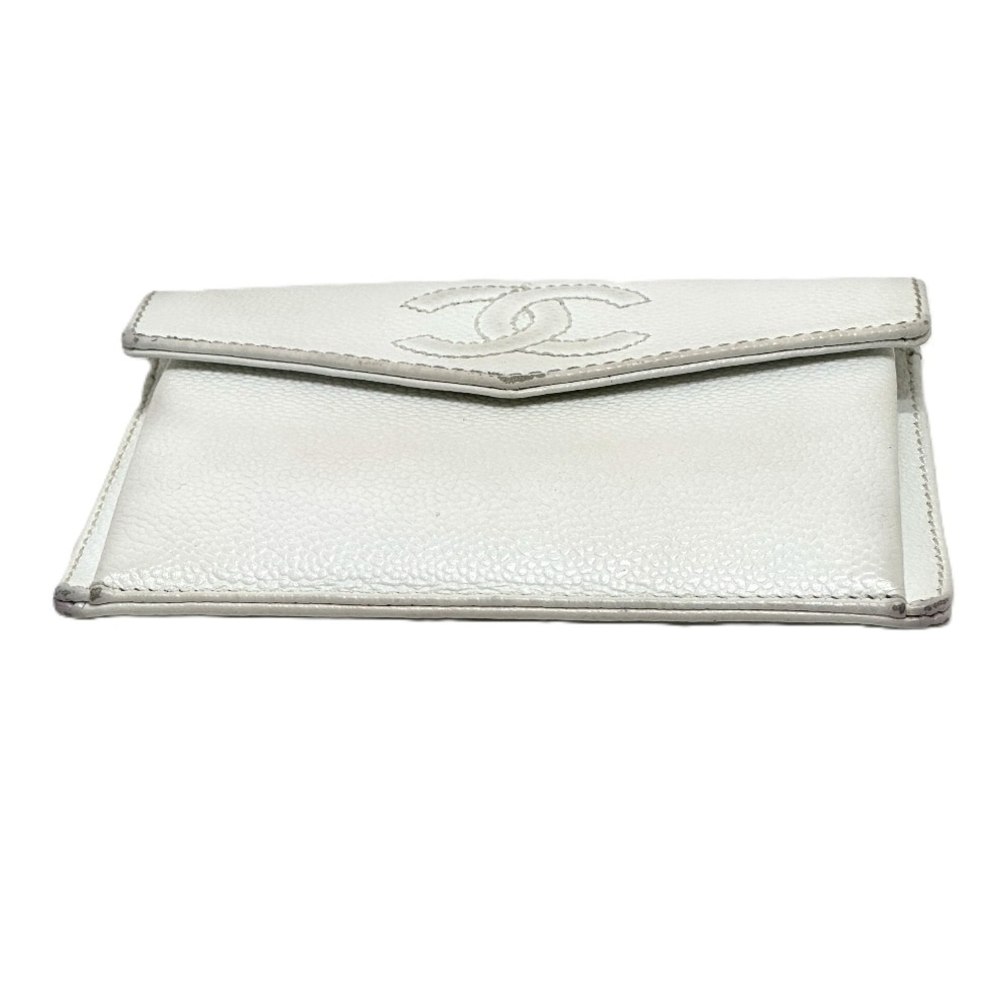 Chanel White Grained Calfskin Wallet (Bi-Fold) (Pre-Owned)