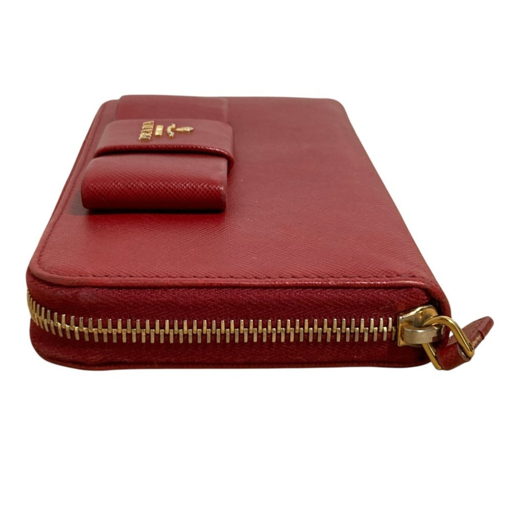 Prada Red Color Leather Long Wallet (Bi-Fold) (Pre-Owned)
