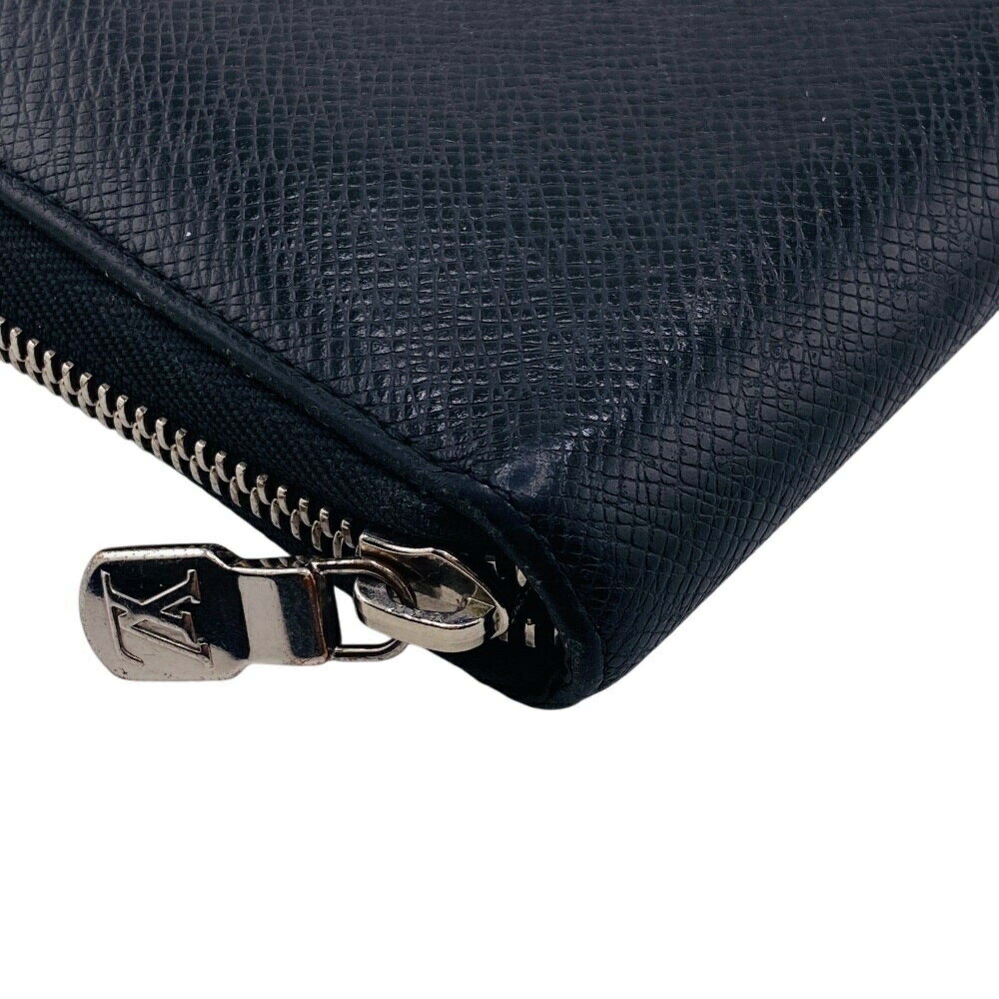 Louis Vuitton Taiga Black Leather Long Wallet (Bi-Fold) (Pre-Owned)