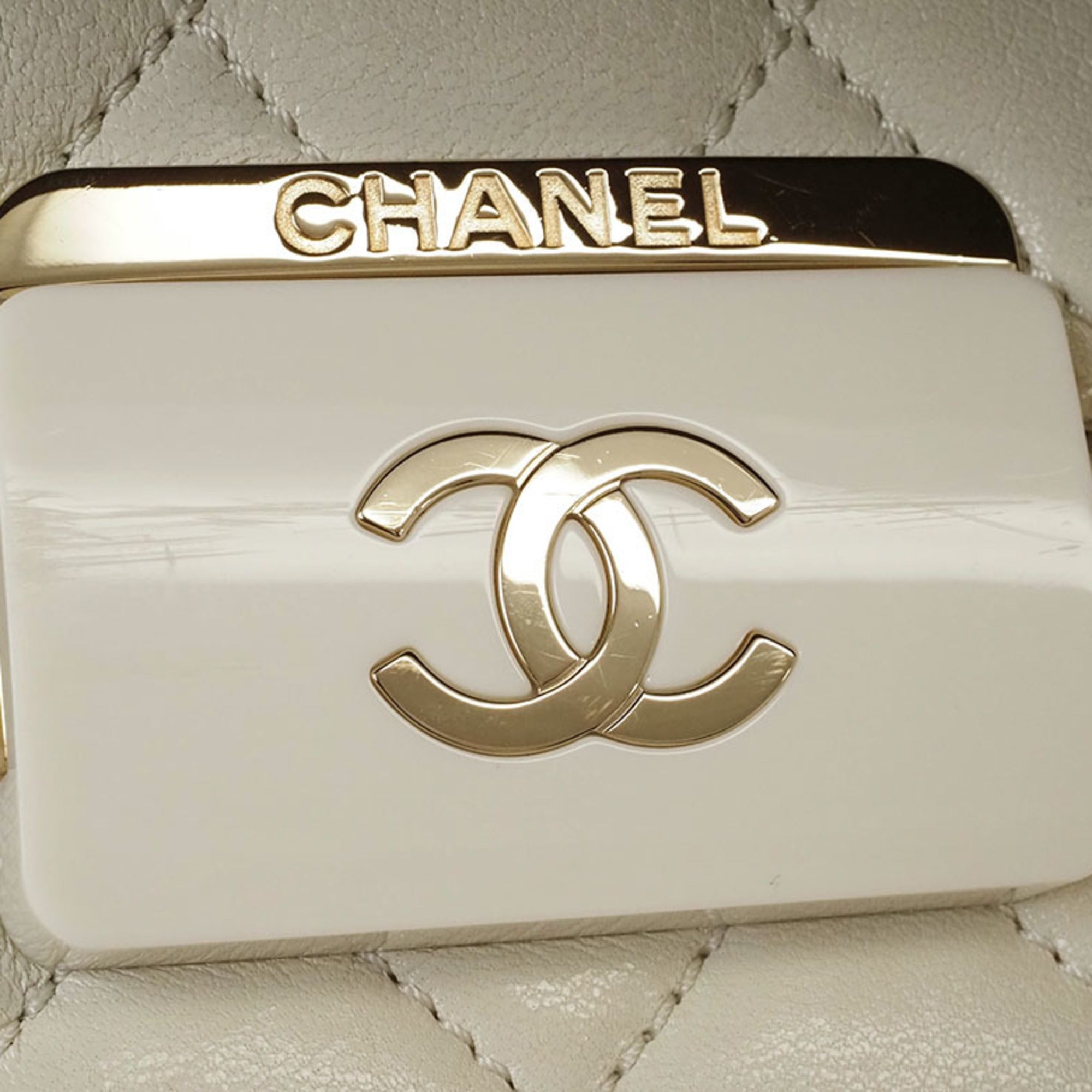 Chanel Light Beige Leather Shoulder Bag (Pre-Owned)