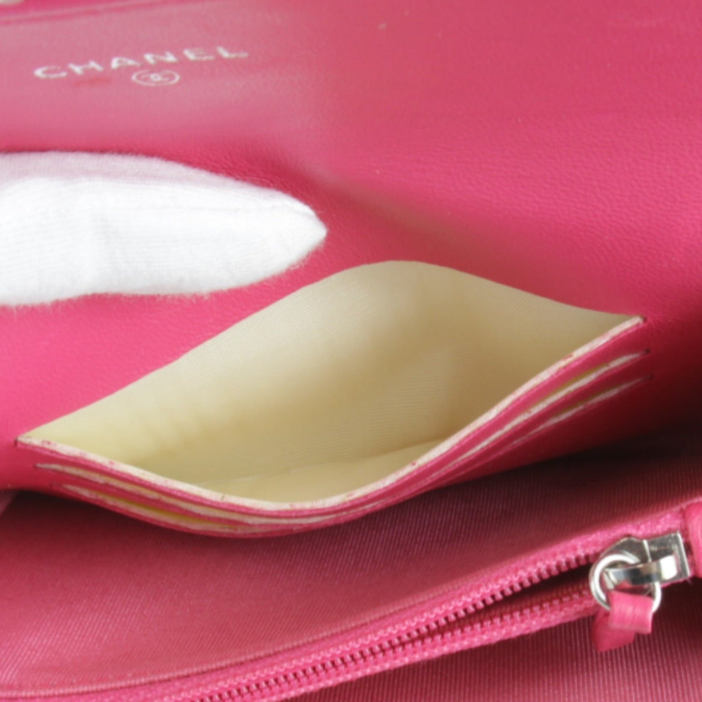Chanel Pink Leather Wallet (Bi-Fold) (Pre-Owned)