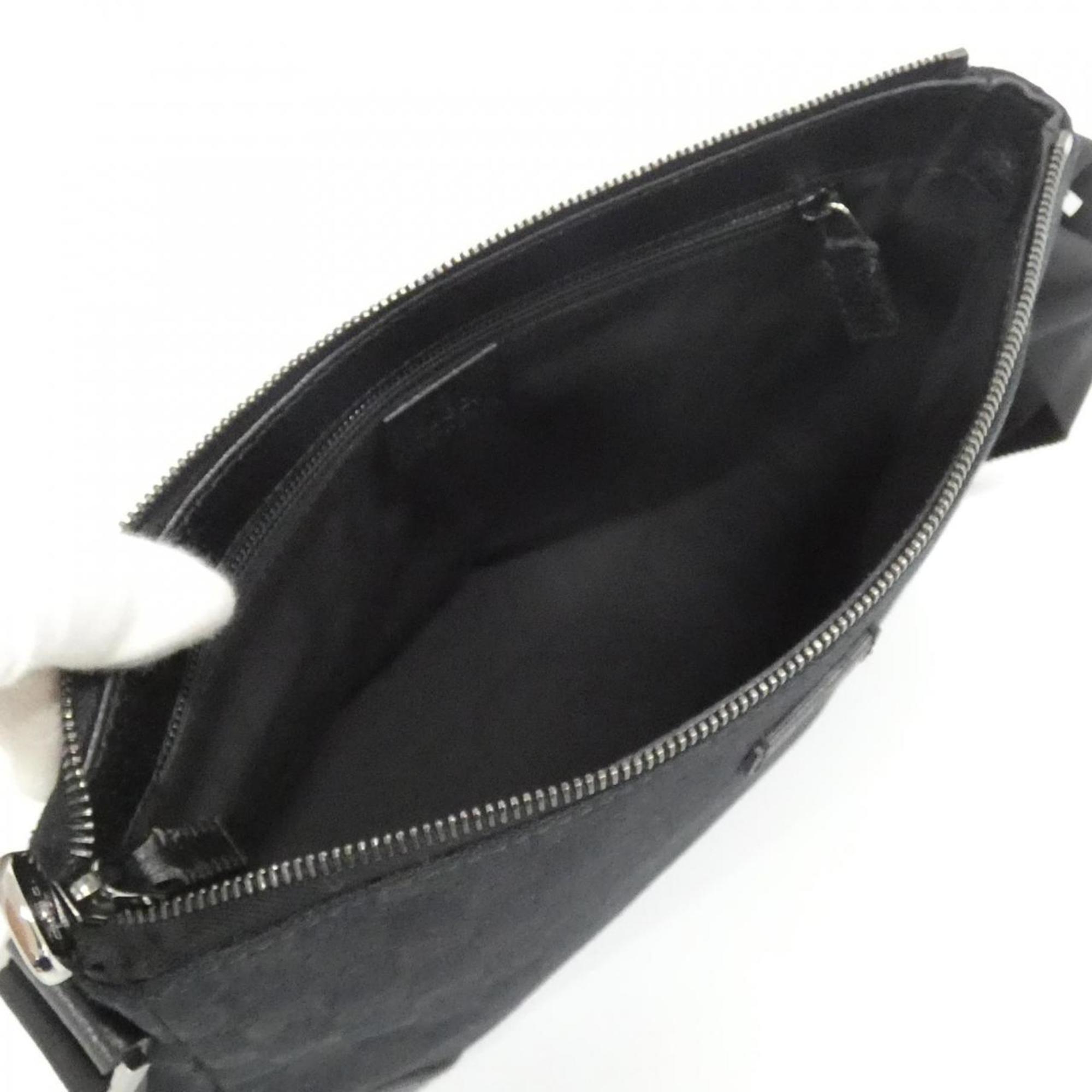 Gucci Black Gg Canvas Shoulder Bag (Pre-Owned)