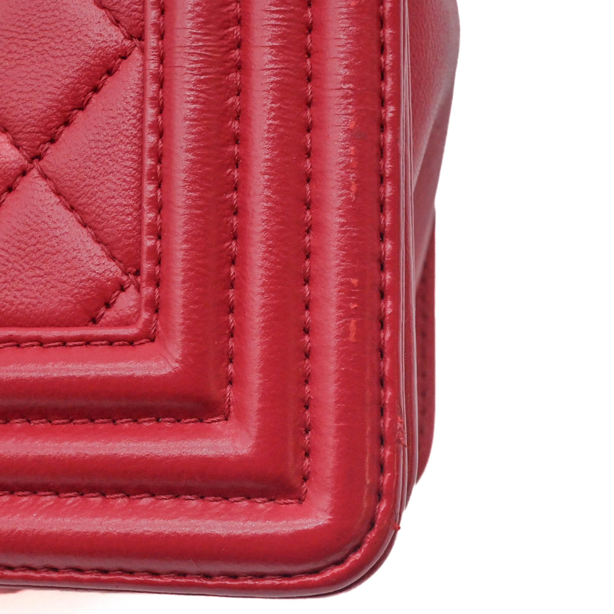 Chanel Red Color Leather Shoulder Bag (Pre-Owned)