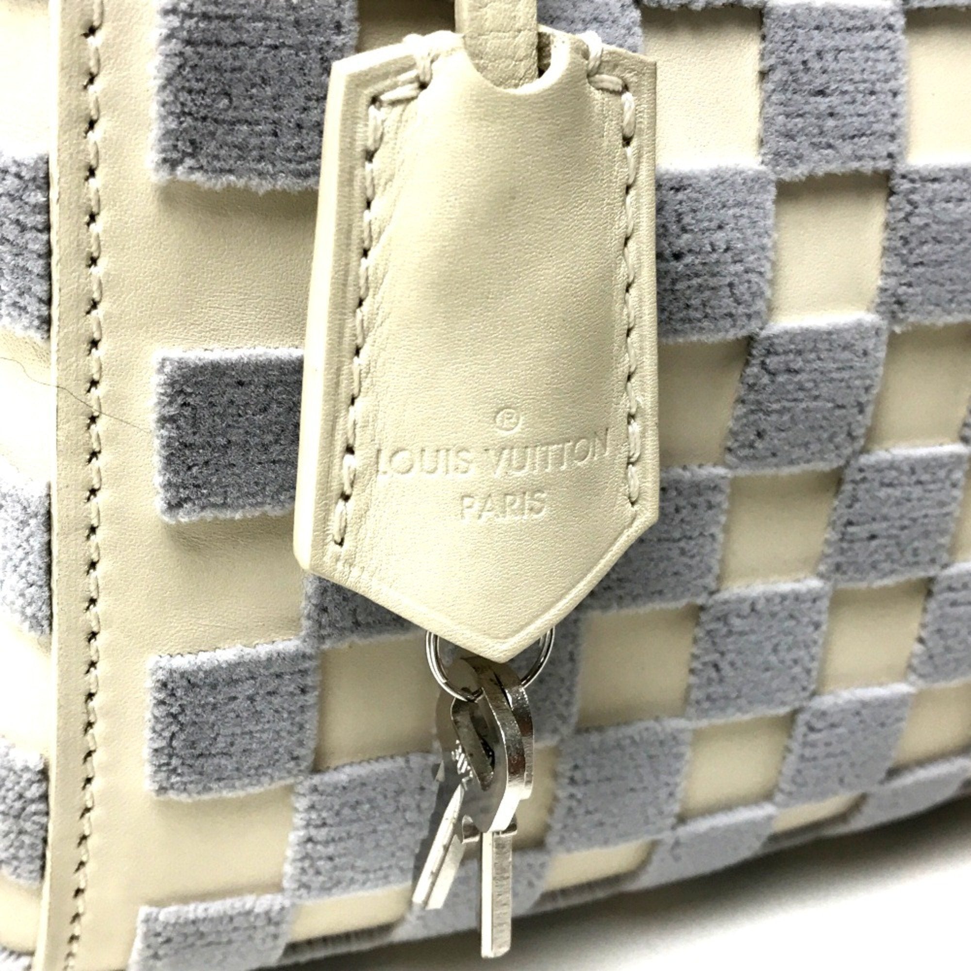 Louis Vuitton White Other Handbag (Pre-Owned)